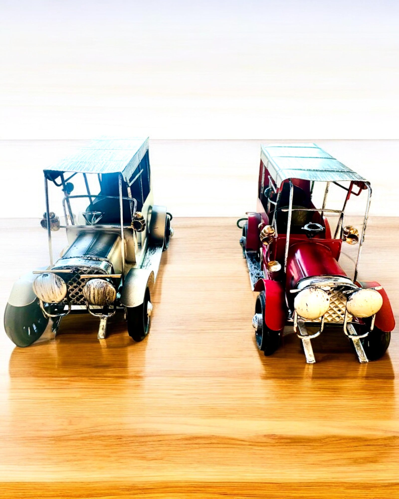 Modello classico di auto retrò - tre varianti con opzione di incisione per regalo