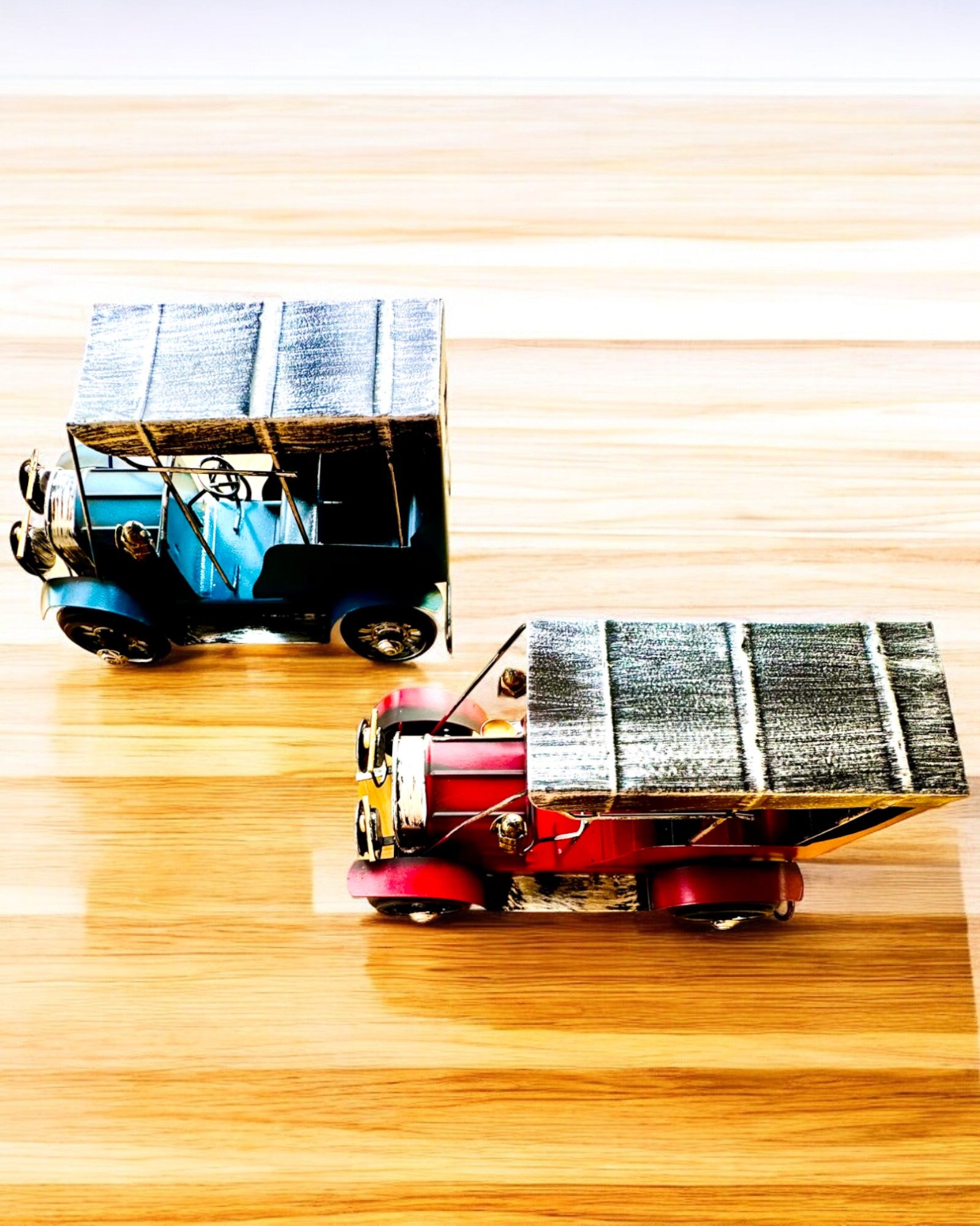 Modello classico di auto retrò - tre varianti con opzione di incisione per regalo