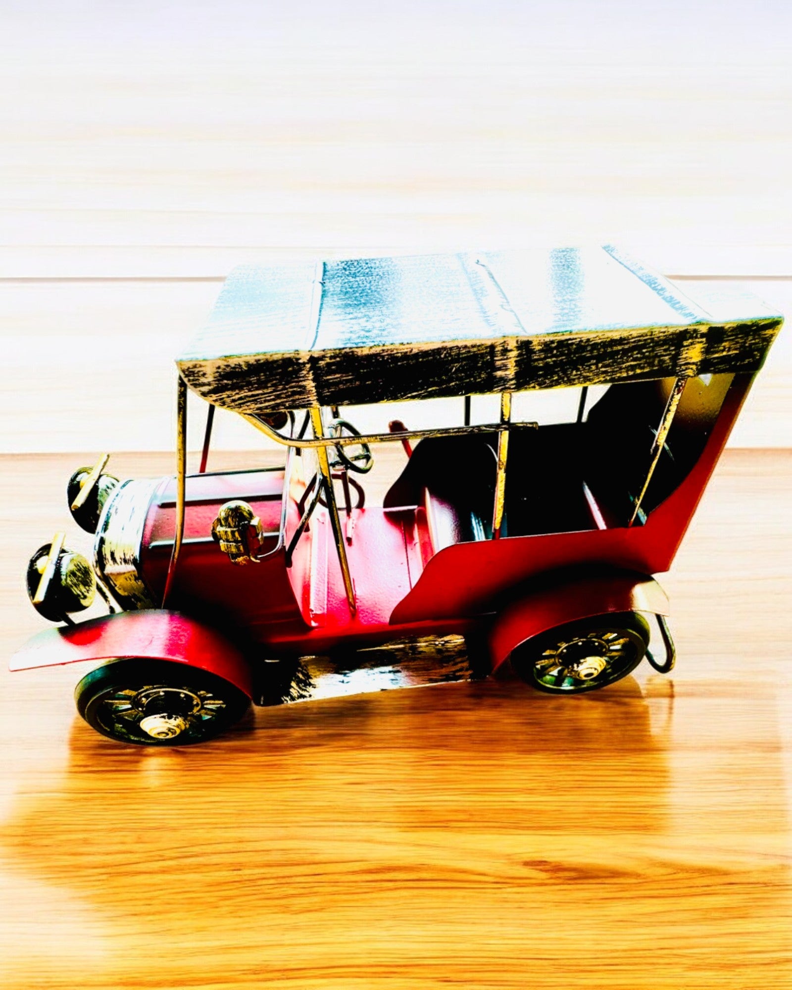 Modello classico di auto retrò - tre varianti con opzione di incisione per regalo