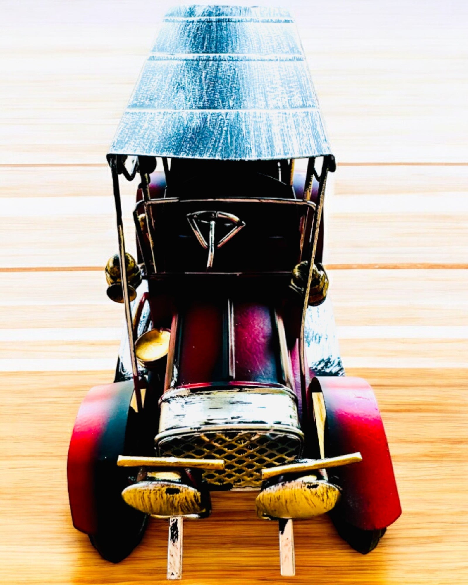 Modello classico di auto retrò - tre varianti con opzione di incisione per regalo