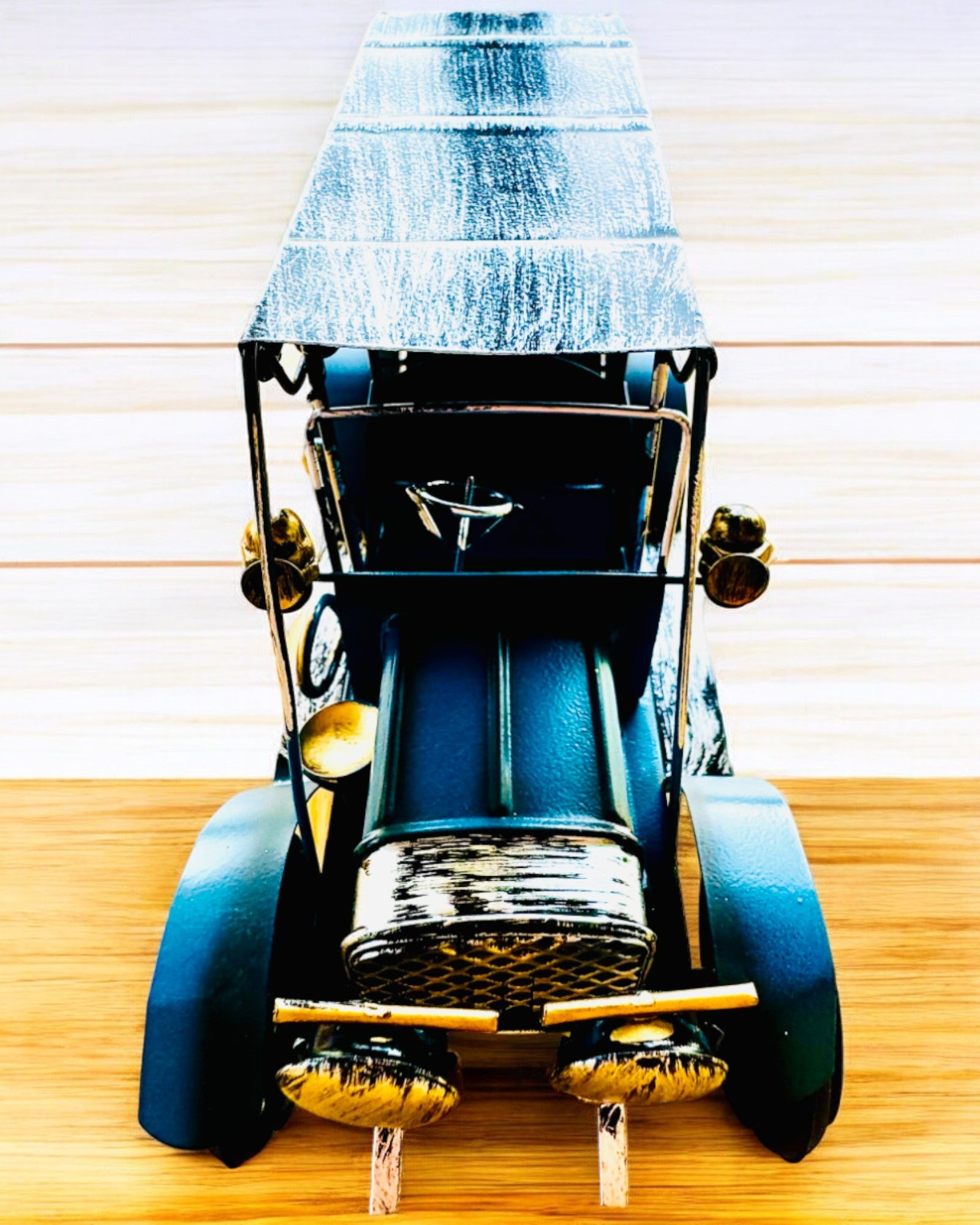 Modello classico di auto retrò - tre varianti con opzione di incisione per regalo