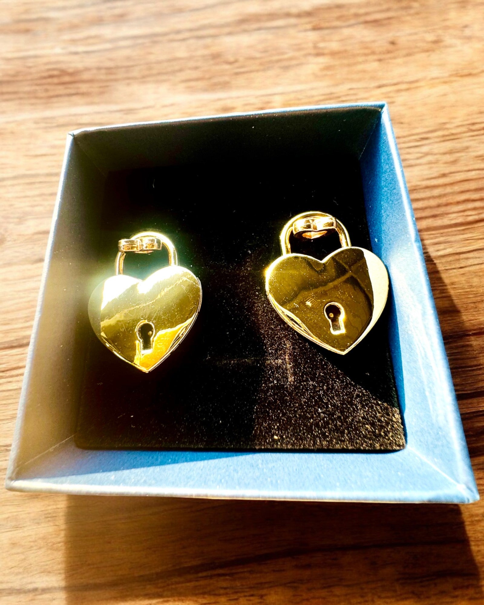 Mini Lucchetti d'Amore a Forma di Cuore DeLuxe, Set di 2 lucchetti con chiavi, 6 varianti tra cui scegliere, possibilità di personalizzazione con incisione per regalo