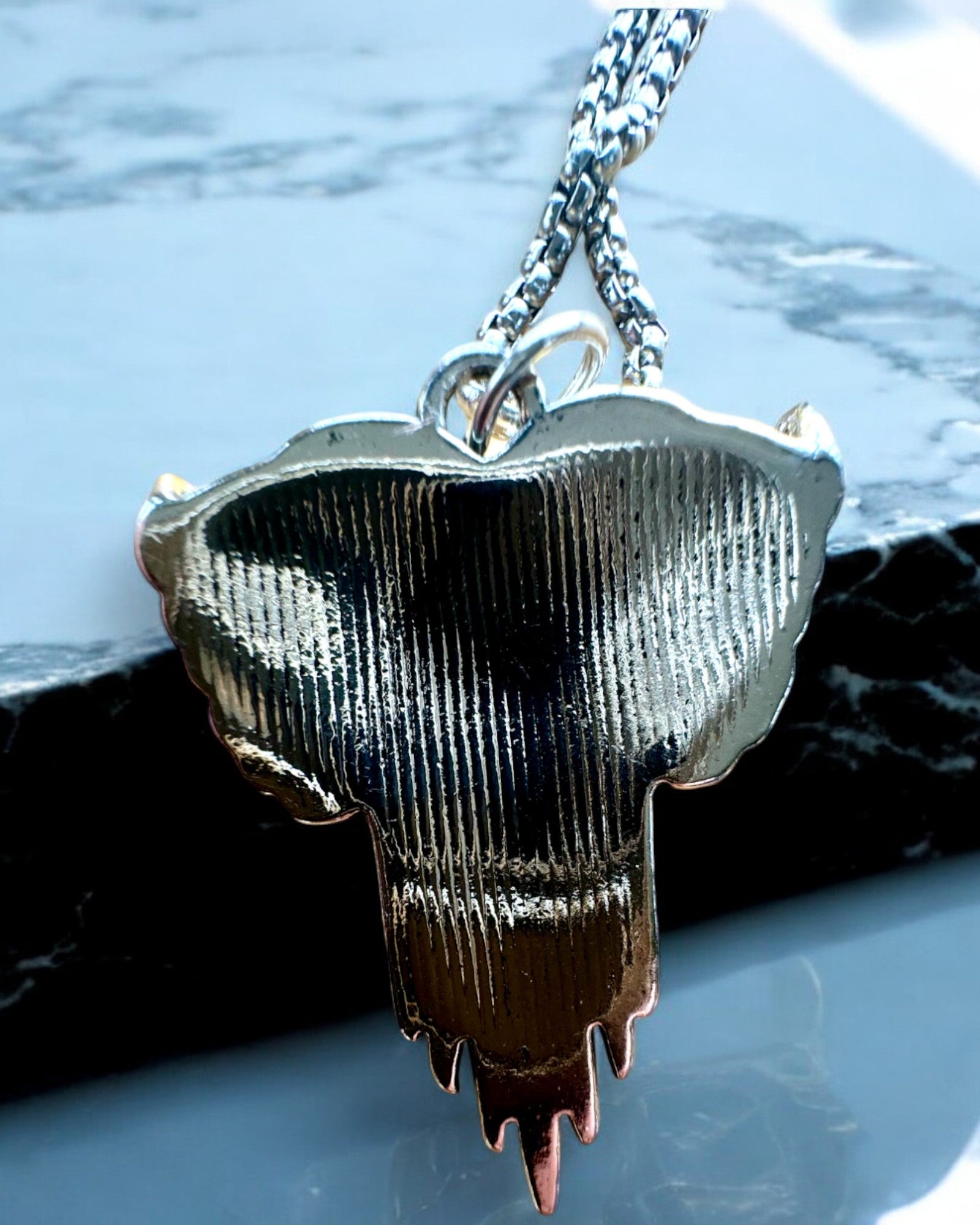 Amuleto Arciere del Cuore – Ali Oscure dell’Amore, possibilità di personalizzazione con incisione come regalo