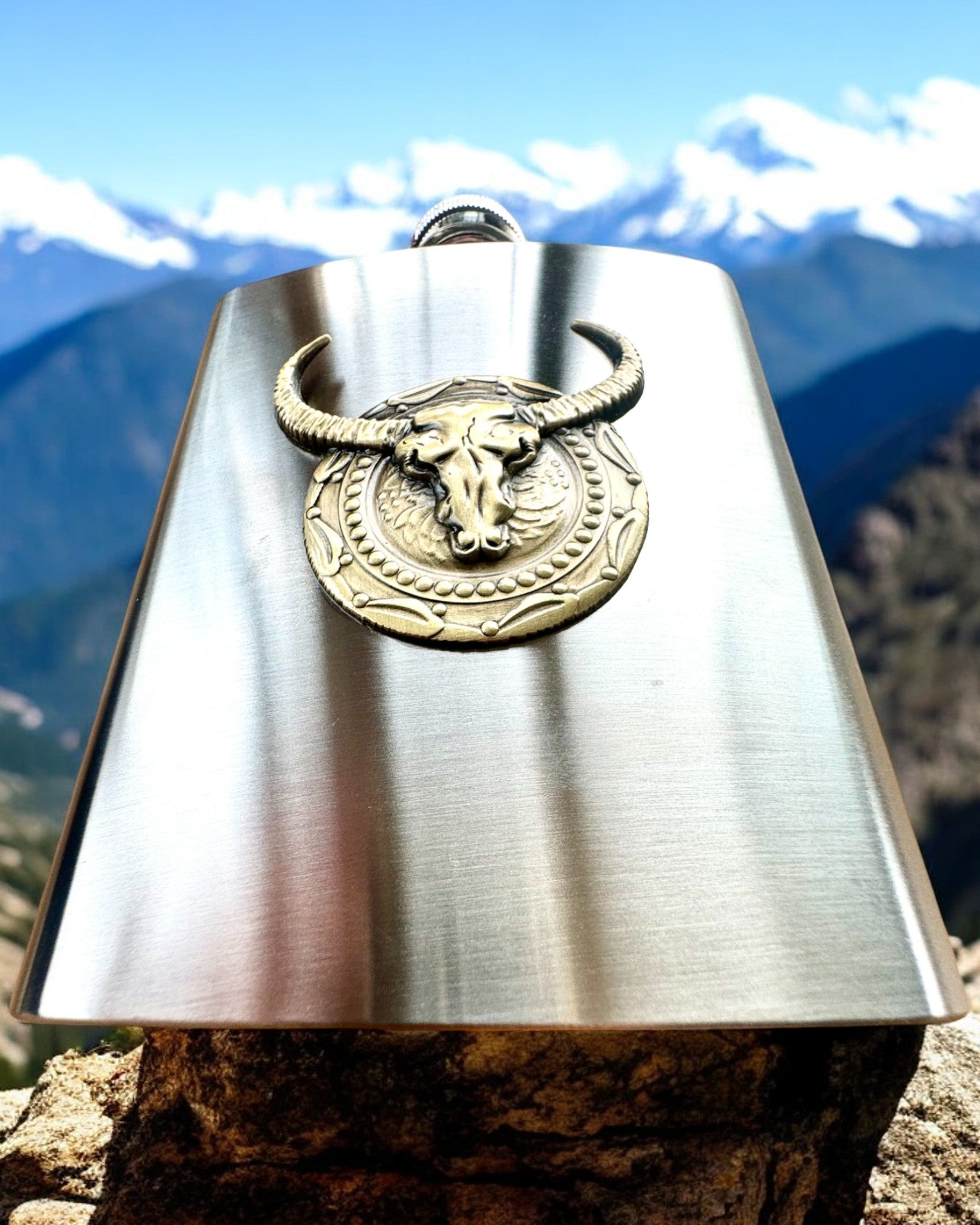 Bizon Flask – Elegante Fiaschetta con Motivo di Bisonte - possibilità di personalizzazione con incisione per regalo