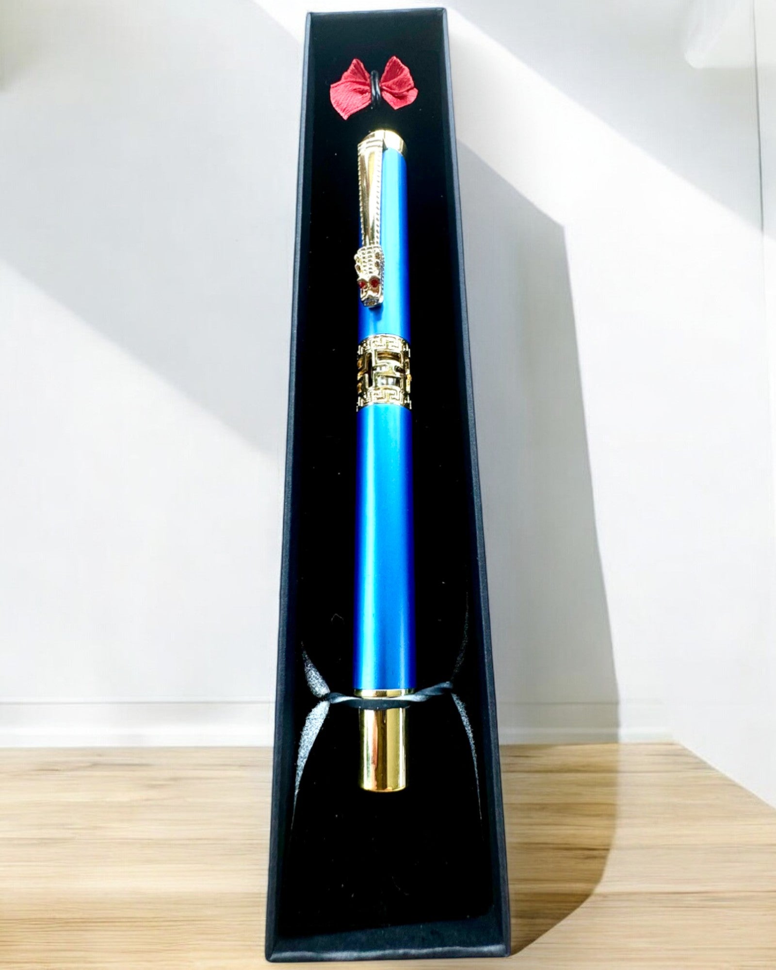 "Penna Elegante del Drago, 3 varianti di colore, possibilità di personalizzazione con incisione per regalo"