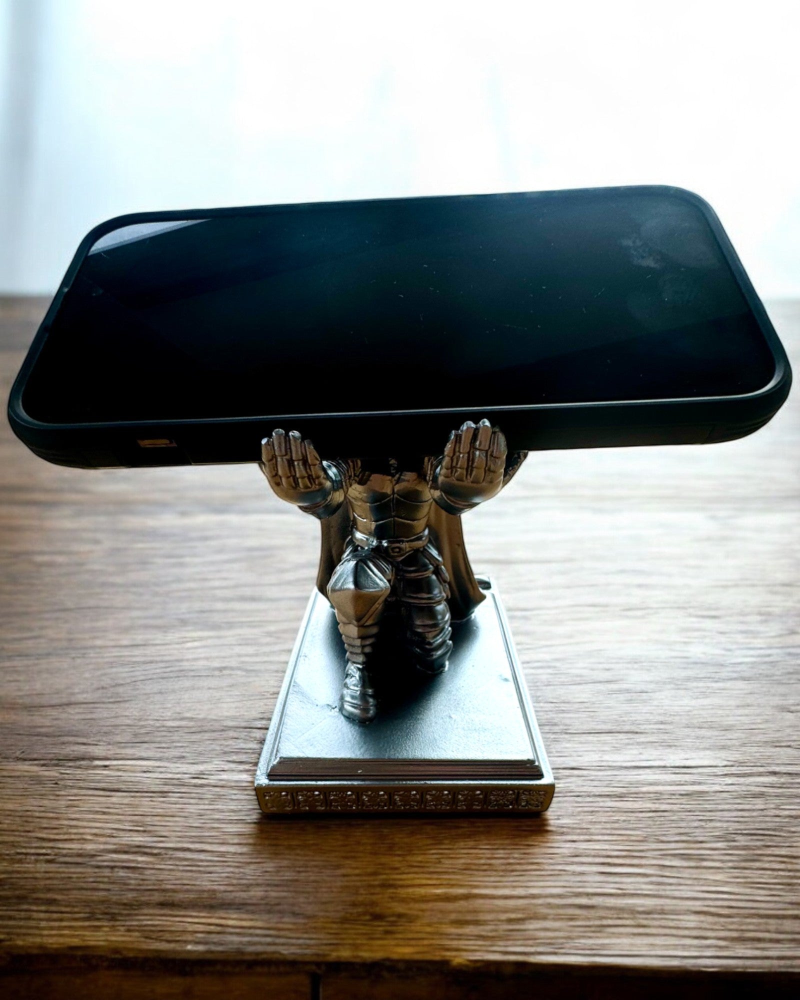 Cavaliere Supporto Cavaliere per telefono o penna, possibilità di personalizzazione con incisione per regalo