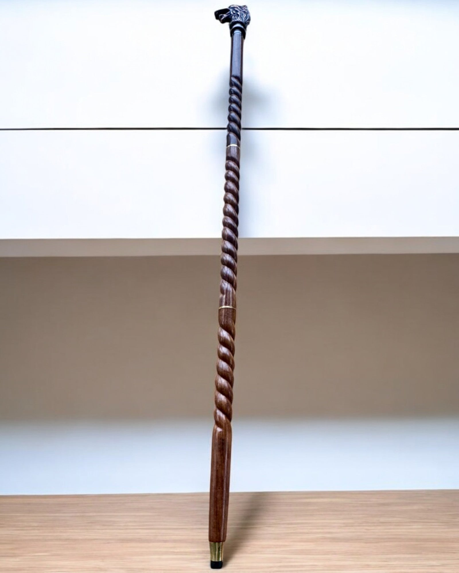 Bastone da passeggio intagliato a mano – Guardiano Lupo, in legno, con possibilità di personalizzazione con incisione