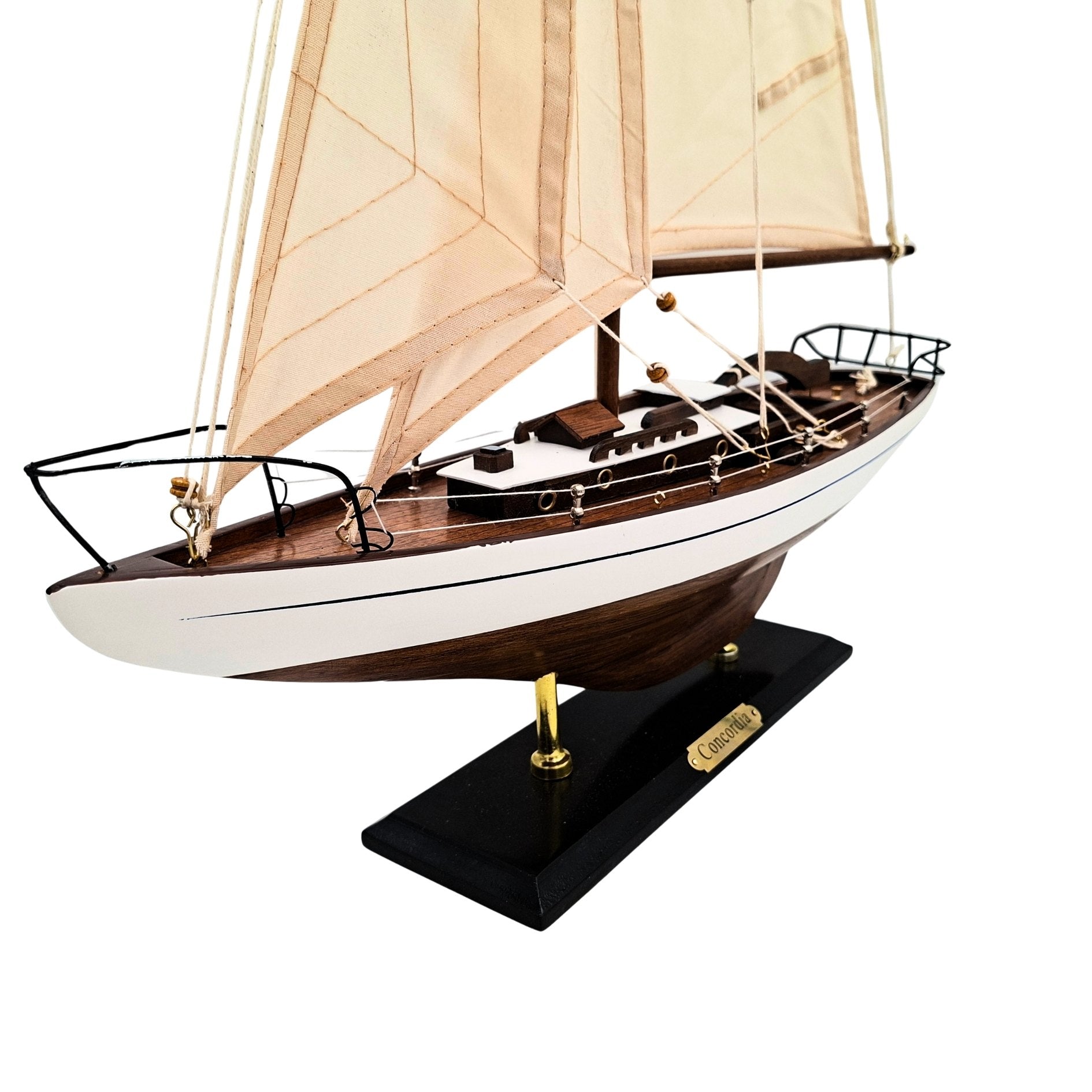 Modello di Yacht a Vela 66 cm con possibilità di personalizzazione tramite incisione