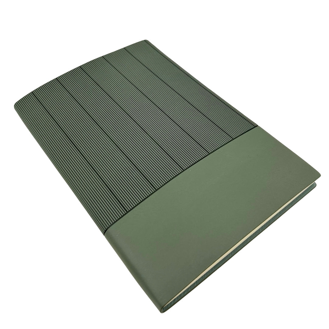 Elegante Set Regalo con Incisione Personalizzata - Taccuino in Pelle A5 Verde Oliva con Penna e Ricarica in Scatola Regalo Estetica