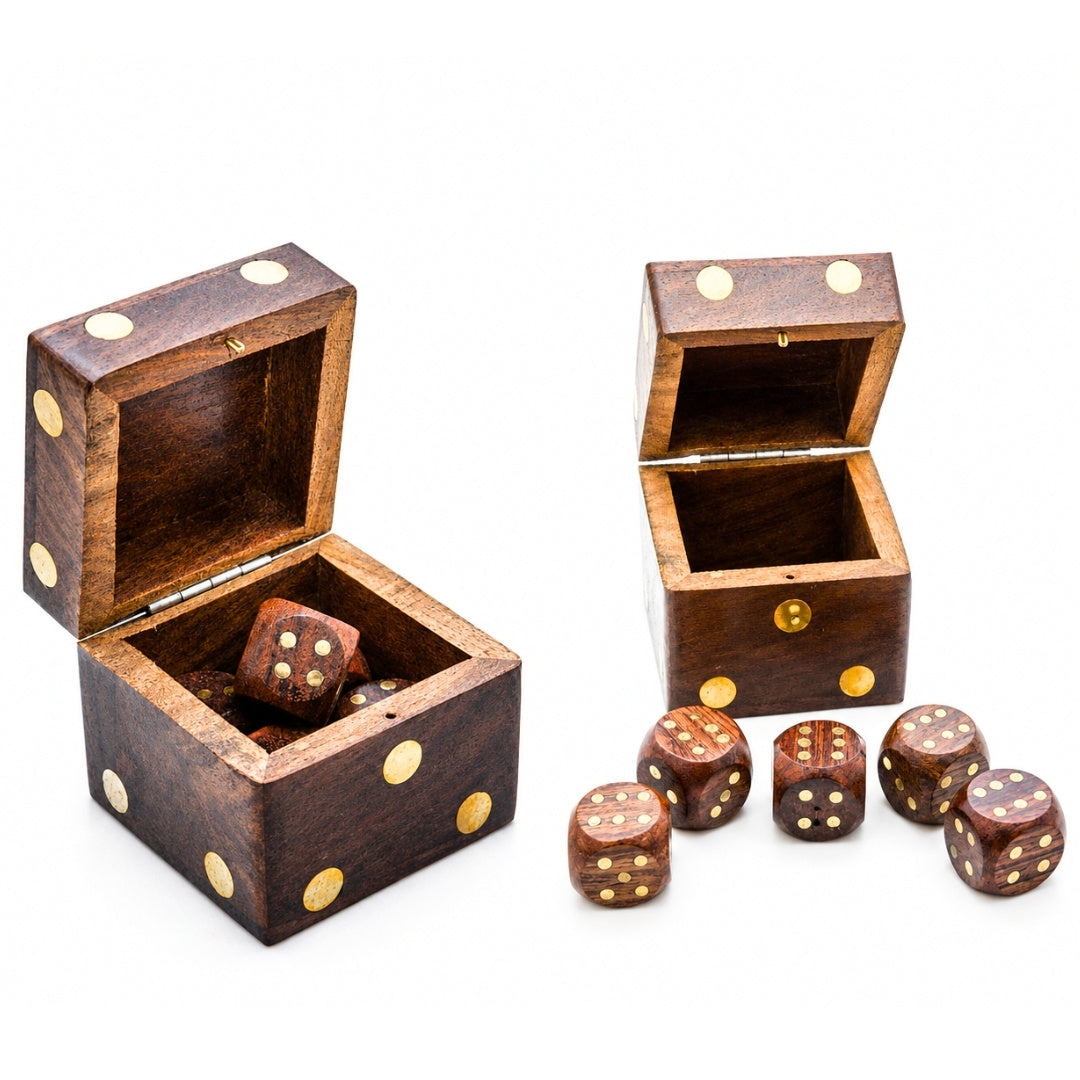Dadi da gioco in legno in elegante scatola con possibilità di personalizzazione con incisione