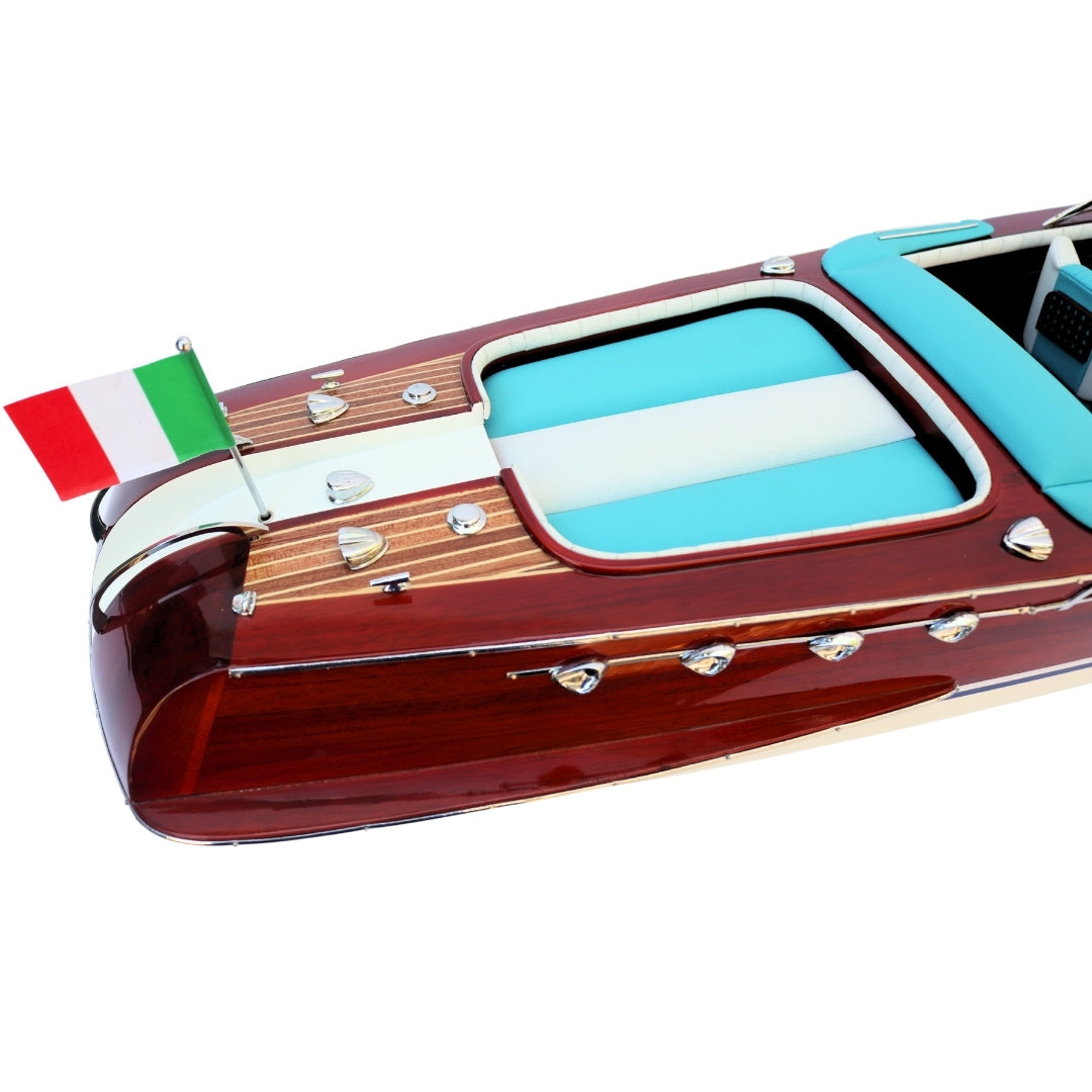 Modello esclusivo di motoscafo Riva Aquarama 87cm con possibilità di personalizzazione con incisione