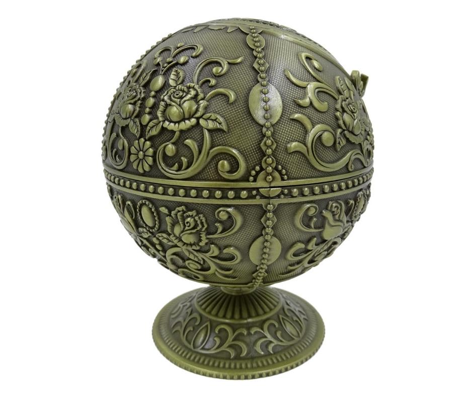 Elegante posacenere metallico a forma di sfera con incisione