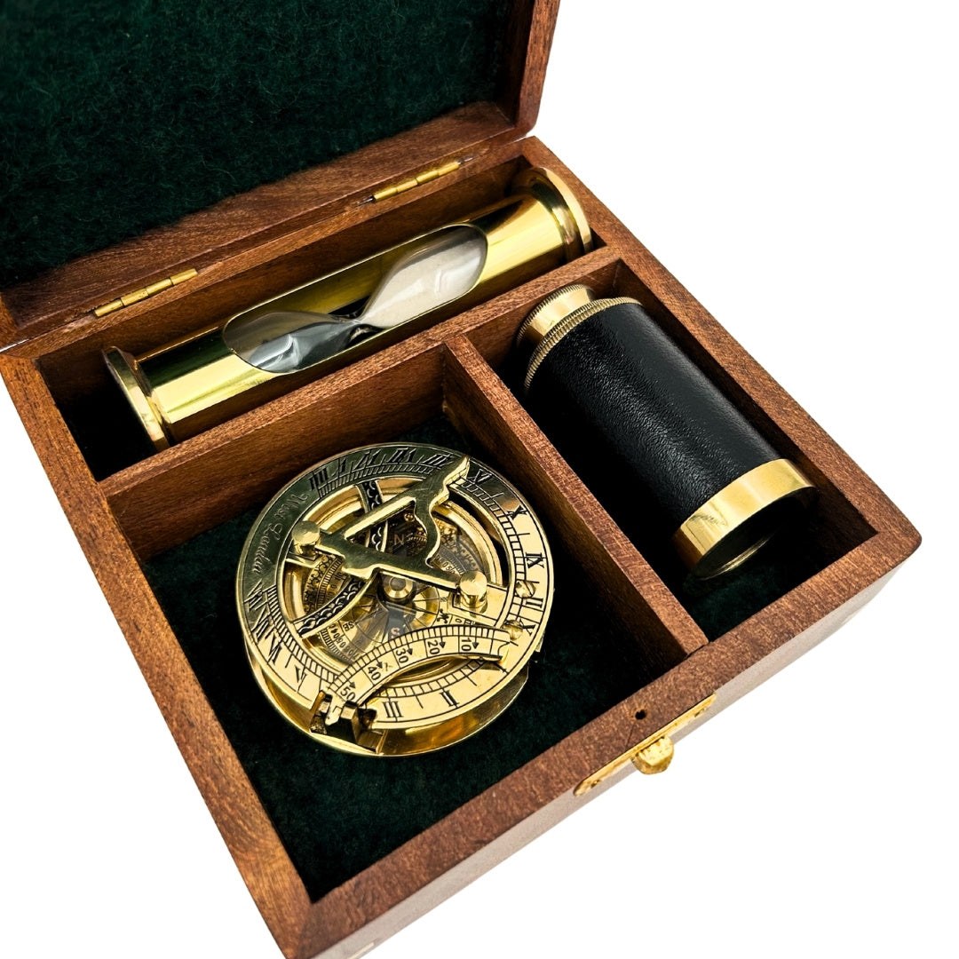 Set regalo retrò con incisione – bussola in ottone, cannocchiale pieghevole, clessidra in scatola di legno