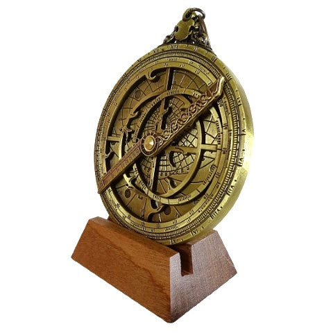 Astrolabio europeo H32 – replica rinascimentale premium con possibilità di personalizzazione tramite incisione – regalo ideale con elegante basamento in legno – altezza 12 cm, realizzato a mano con cura dei dettagli