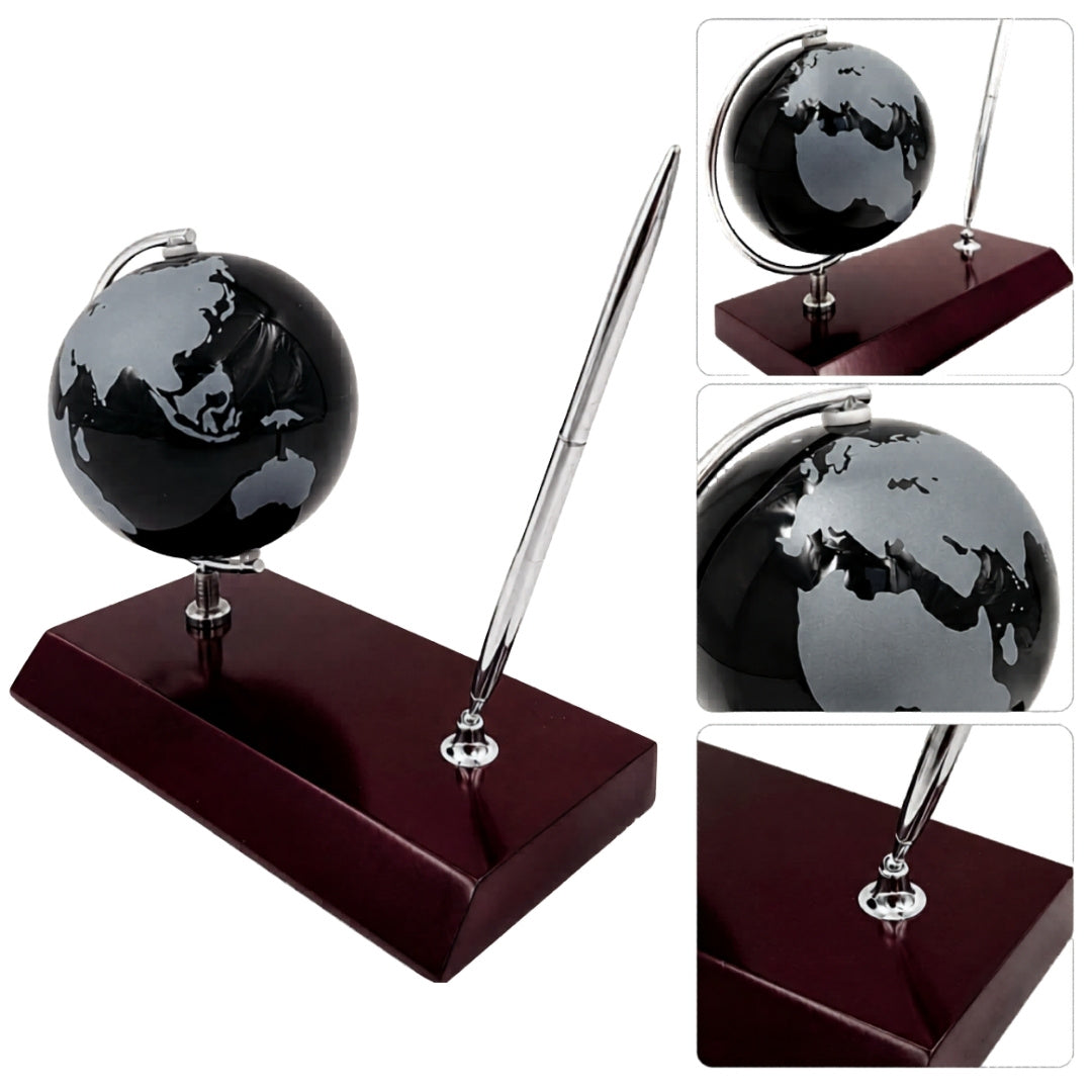 Elegante set decorativo da scrivania con incisione personalizzata - globo portapenne in metallo cromato e legno scuro