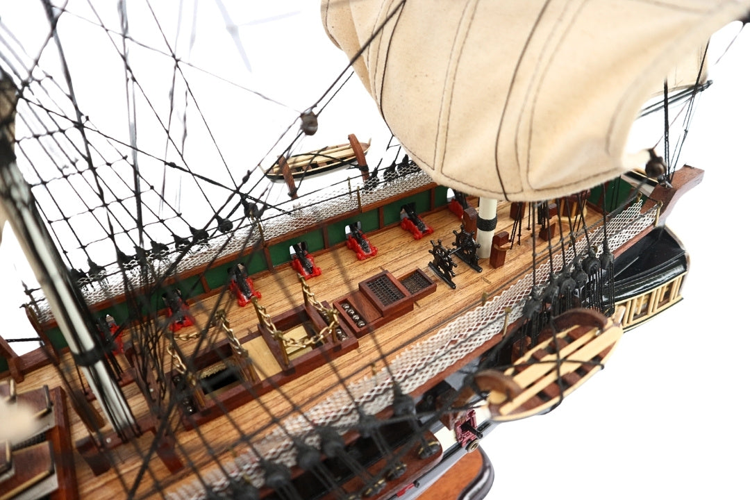 Grande modello esclusivo del veliero USS Constitution da 100 cm con possibilità di personalizzazione tramite incisione