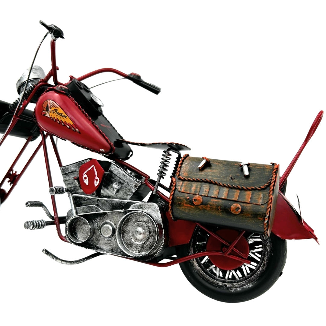 Grande modello classico in metallo di motocicletta chopper rossa con possibilità di personalizzazione tramite incisione
