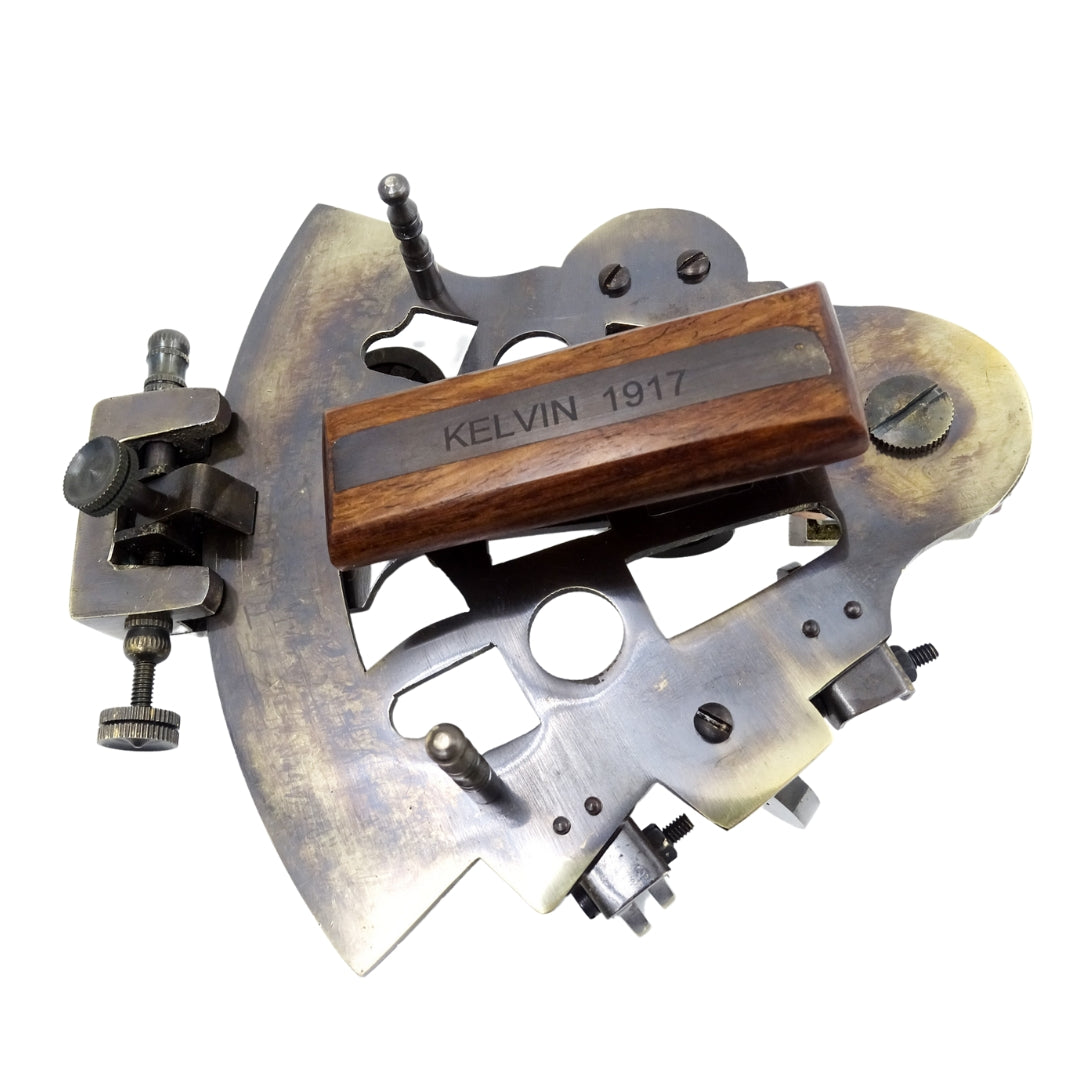 Sestante in ottone con incisione in scatola di pelle - replica del 1917, ideale come regalo per marinai e astronomi, dimensioni 13x12x6 cm, antico, materiale: ottone e vetro