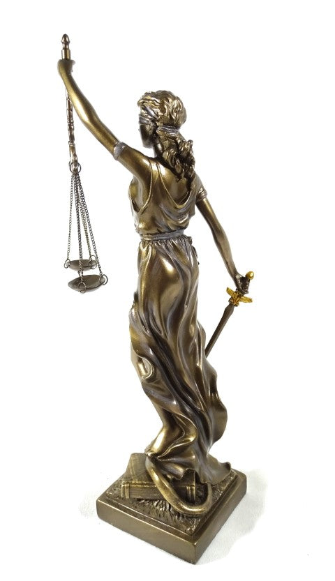 Figura Temida 35 cm con possibilità di personalizzazione con incisione - regalo elegante per avvocati, giudici o consulenti legali, realizzata in polyresina di colore dorato con finitura antica