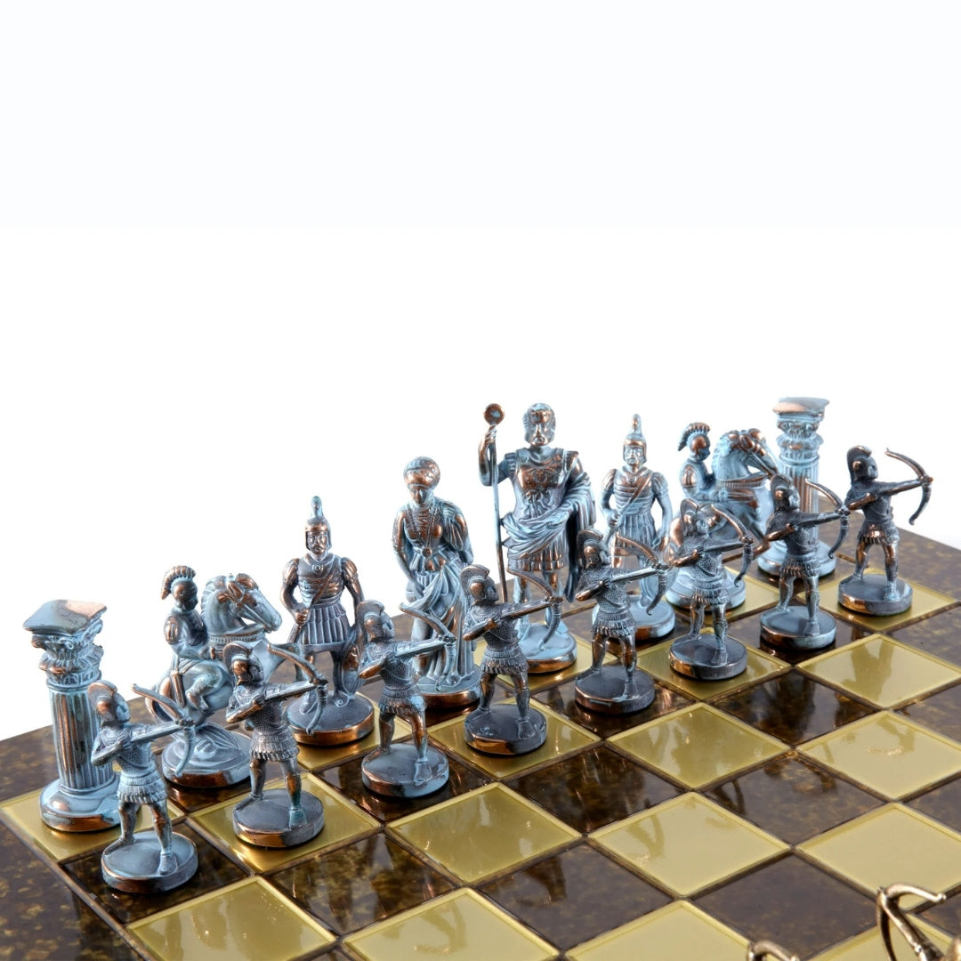 Scacchi in ottone Arcieri 44x44 cm con possibilità di personalizzazione tramite incisione - Regalo di lusso per appassionati di mitologia e strategia, pezzi fatti a mano di alta qualità