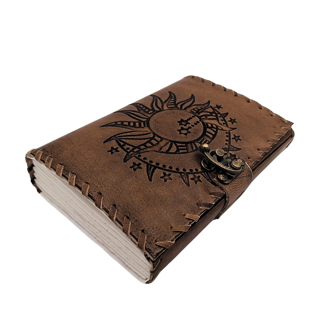 Taccuino in pelle retrò Sole e Luna 200 pagine con possibilità di personalizzazione con incisione, beige-marrone, ideale come regalo per artisti o amanti della magia quotidiana