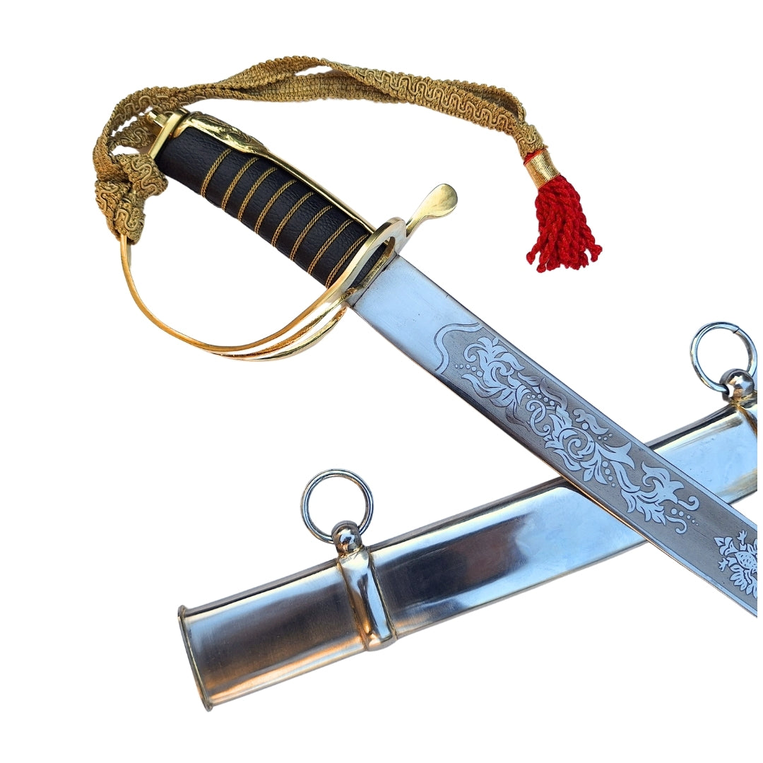 Replica della sciabola di cavalleria «Radziwiłłówka» del 1917 con la scritta «Onore e Patria» – incisione personalizzata, regalo elegante, acciaio non temprato, lunghezza 91 cm