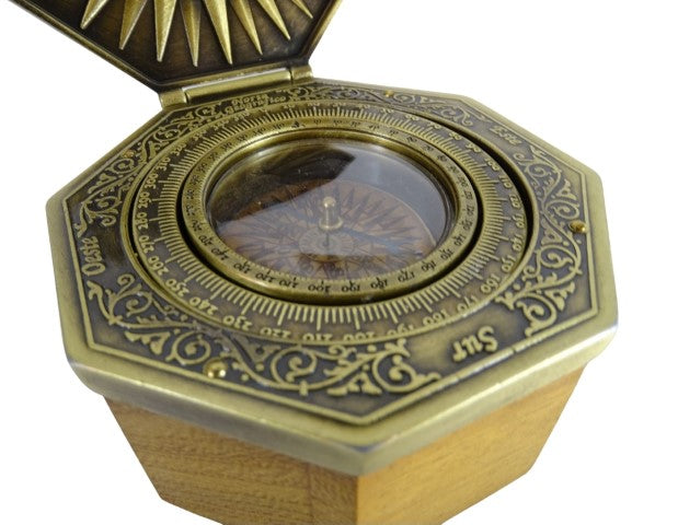 Esclusiva bussola magnetica Cardan H43 in ottone e legno con incisione personalizzata