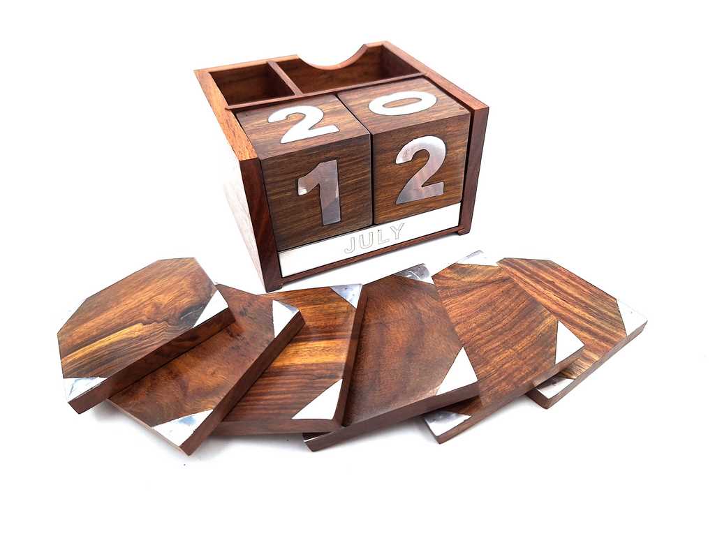 Calendario Perpetuo in Legno CAL-1894 con Incisione Personalizzata