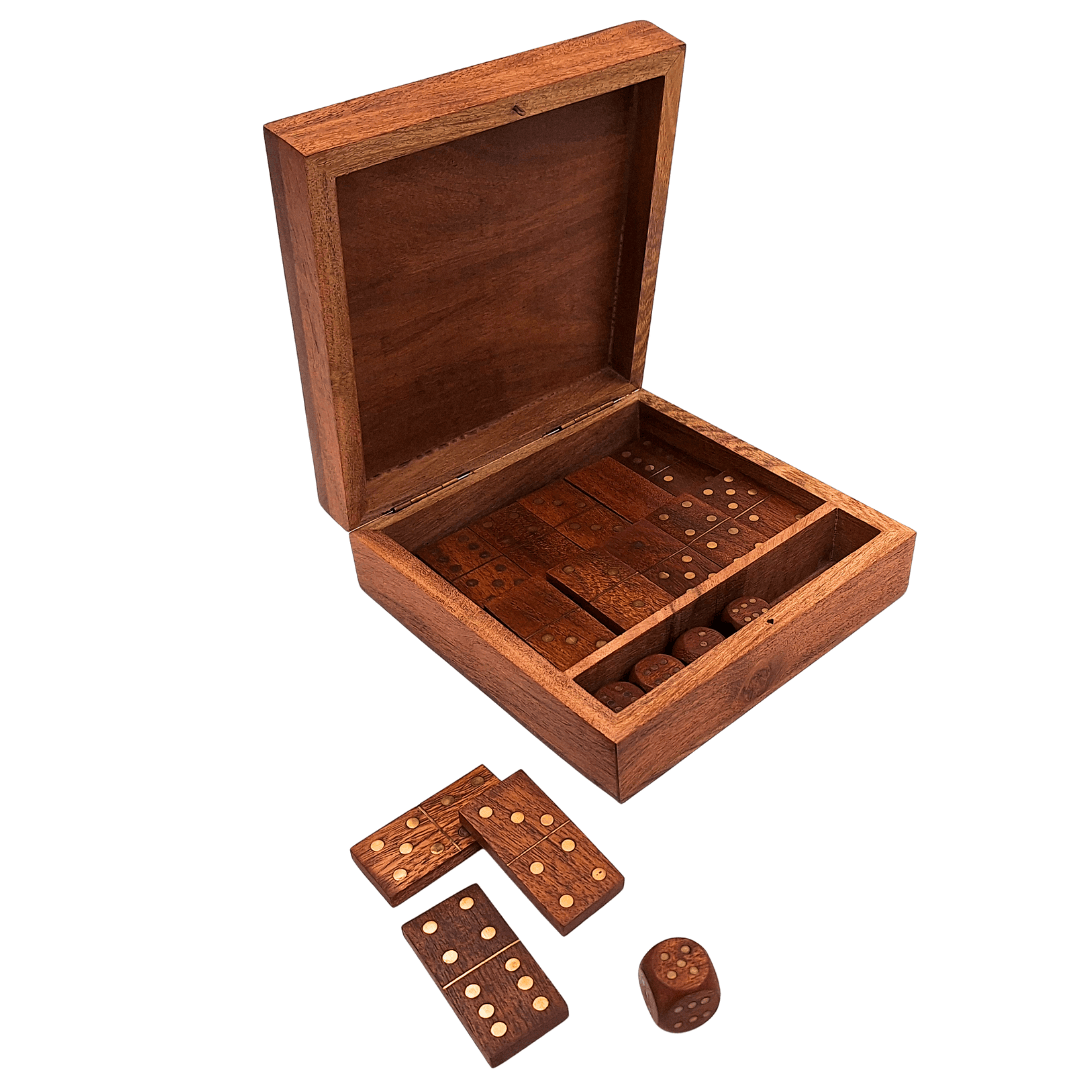 Elegante set di giochi in scatola di legno con incisione