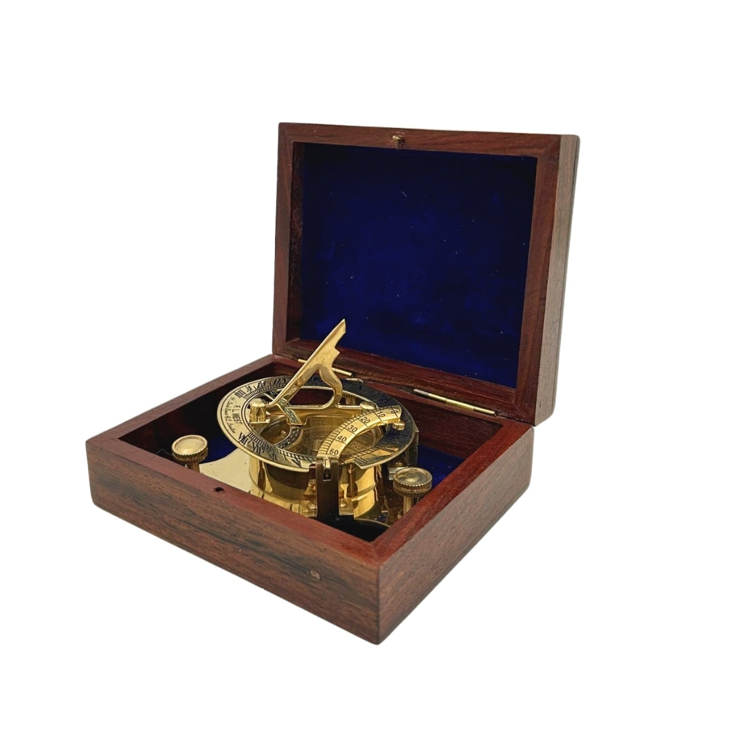 Bussola Dollond in Ottone in Scatola di Legno con Funzione Orologio Solare - Ideale come Regalo con Possibilità di Incisione - Stile Antico, Dimensioni 7,5 x 7,5 x 3 cm