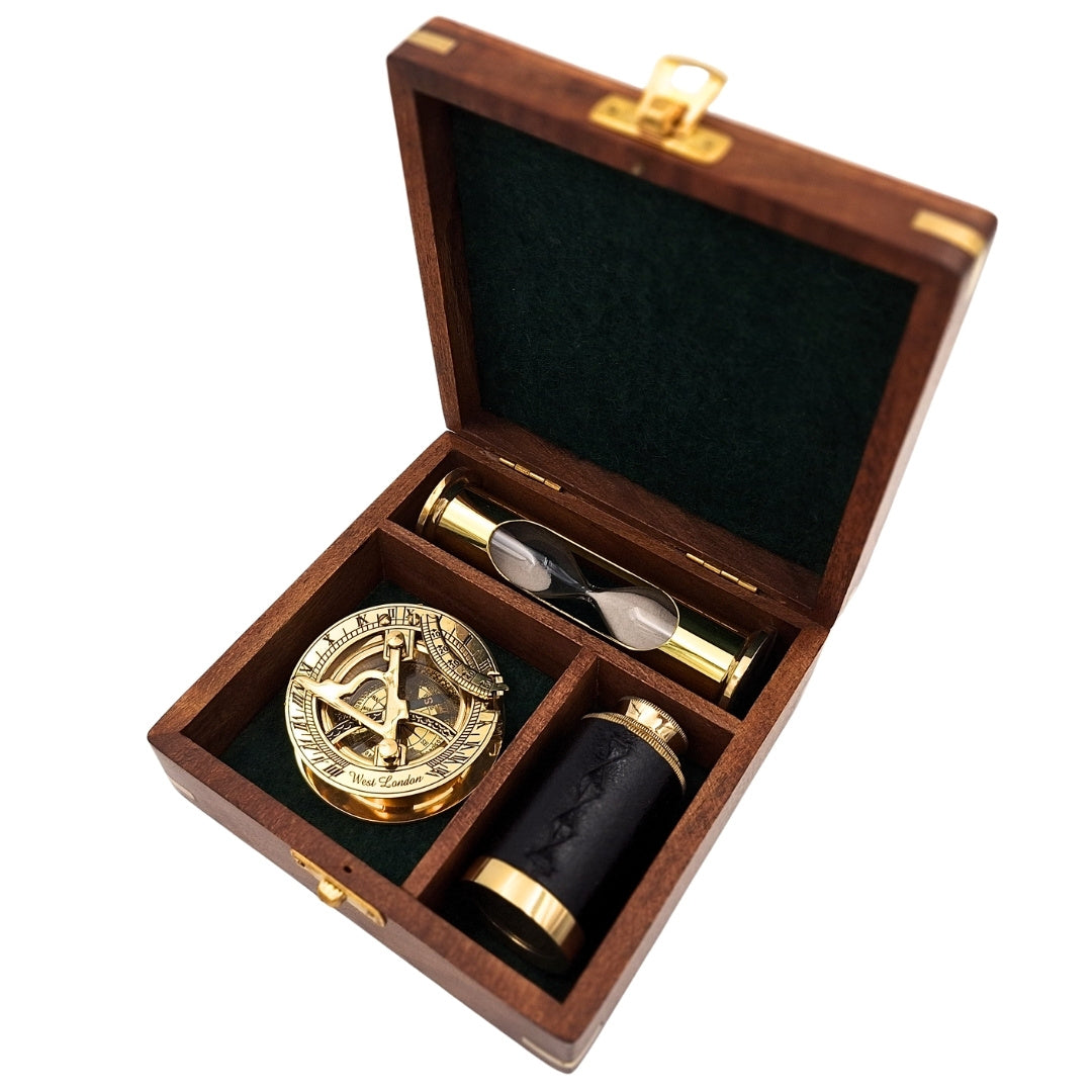 Set regalo retrò con incisione – bussola in ottone, cannocchiale pieghevole, clessidra in scatola di legno