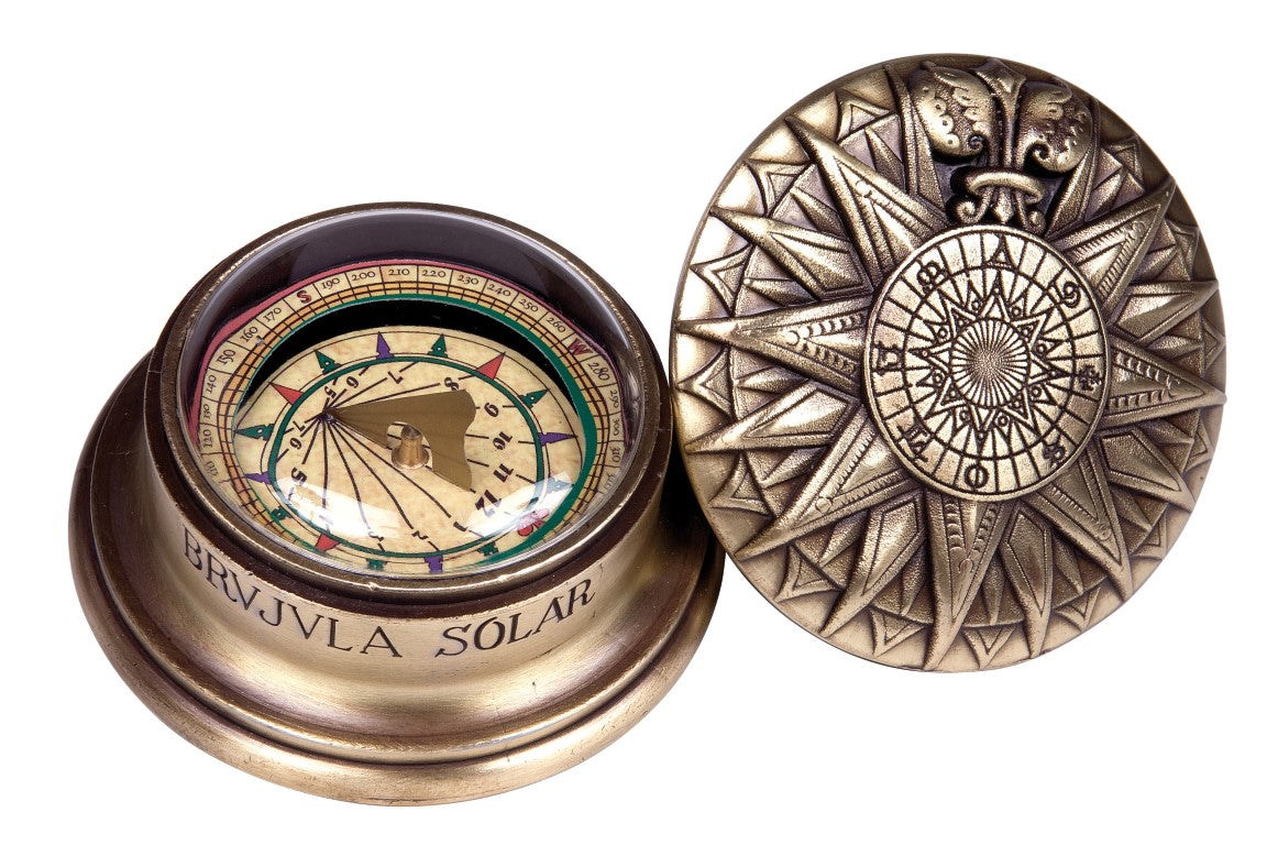 Bussola Solare Rinascimentale in Ottone con Incisione - Elegante Regalo Vintage di Altezza 4,5 cm e Diametro 8,5 cm
