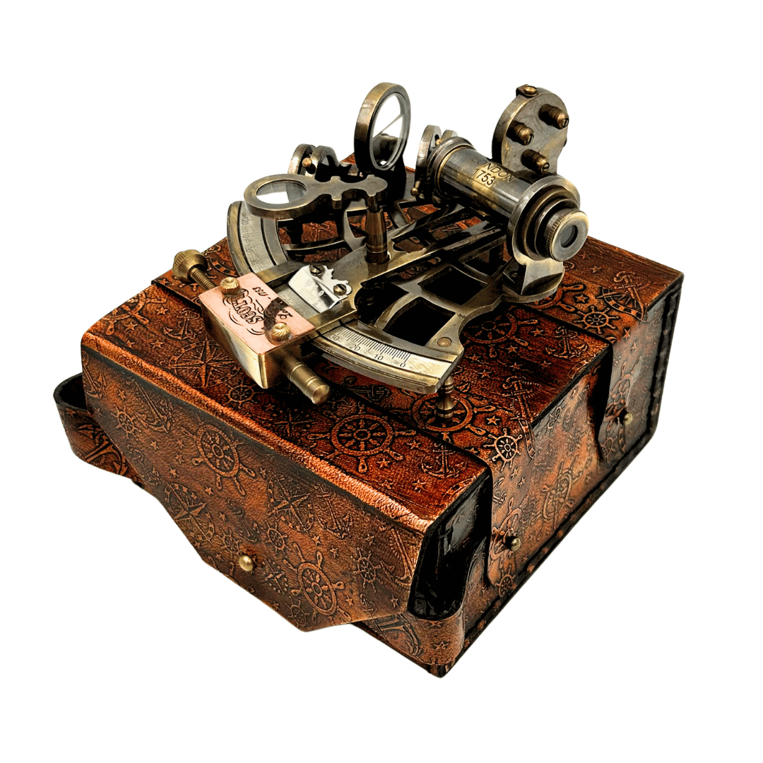 Sestante in ottone retrò in custodia di pelle - elegante strumento di navigazione con possibilità di incisione - regalo ideale per appassionati di vela e storia - dimensioni 13x12x7 cm