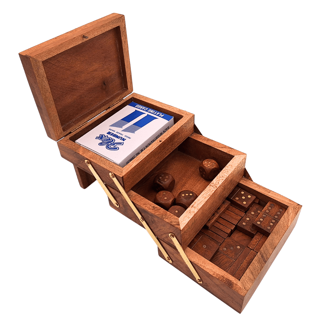 Elegante set di giochi 3 in 1 con incisione personalizzata - carte, dadi, domino in scatola di legno con decorazioni in ottone - regalo ideale per appassionati di giochi - dimensioni 12 x 9,5 x 10,5 cm