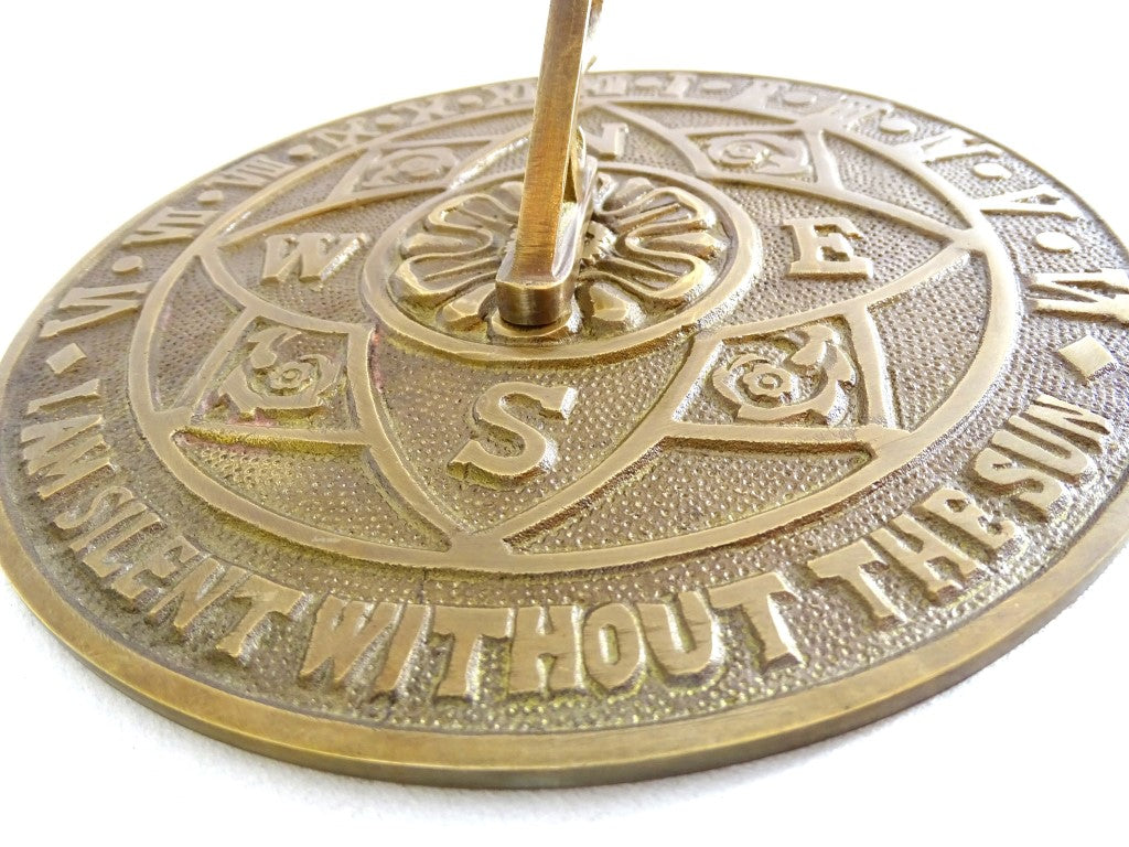 Orologio solare a fiore in ottone con possibilità di incisione personalizzata