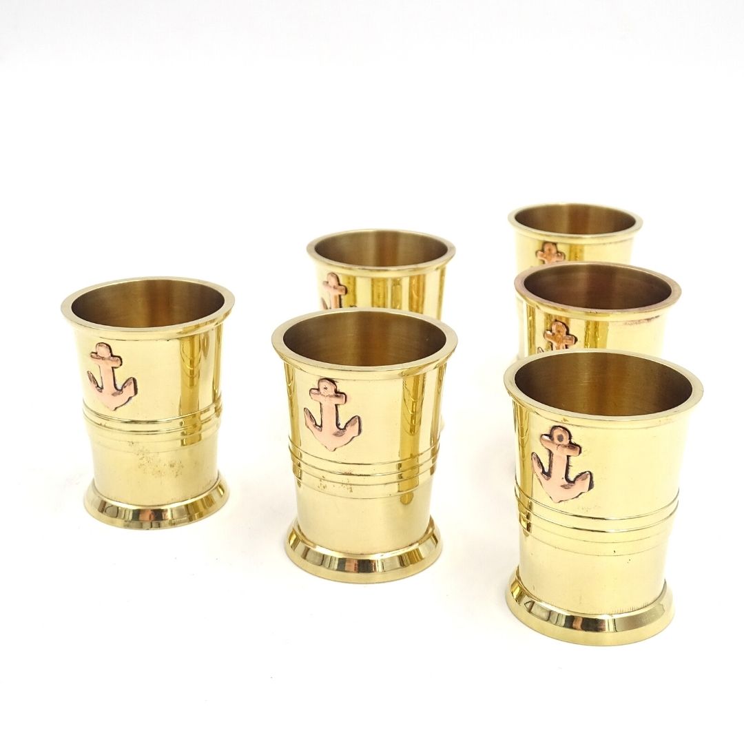 Set di 6 Bicchierini in Metallo con Ancora in Scatola di Legno - Ideale come Regalo con Possibilità di Personalizzazione Incisa - Ottone Dorato, Capacità 50 ml, Design Elegante per Amanti della Nautica