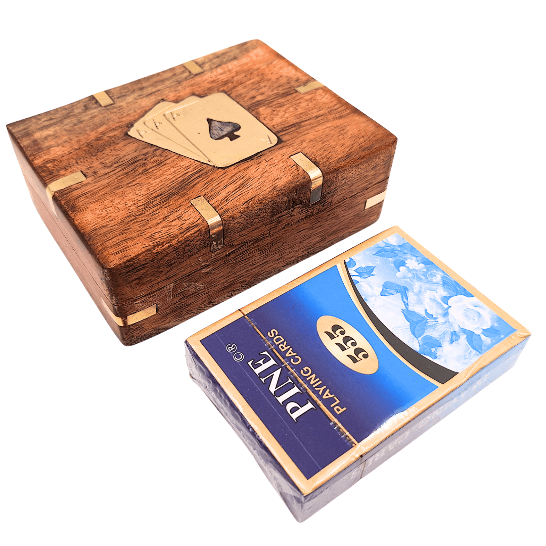 Elegante mazzo di carte in scatola di legno con decorazioni in ottone