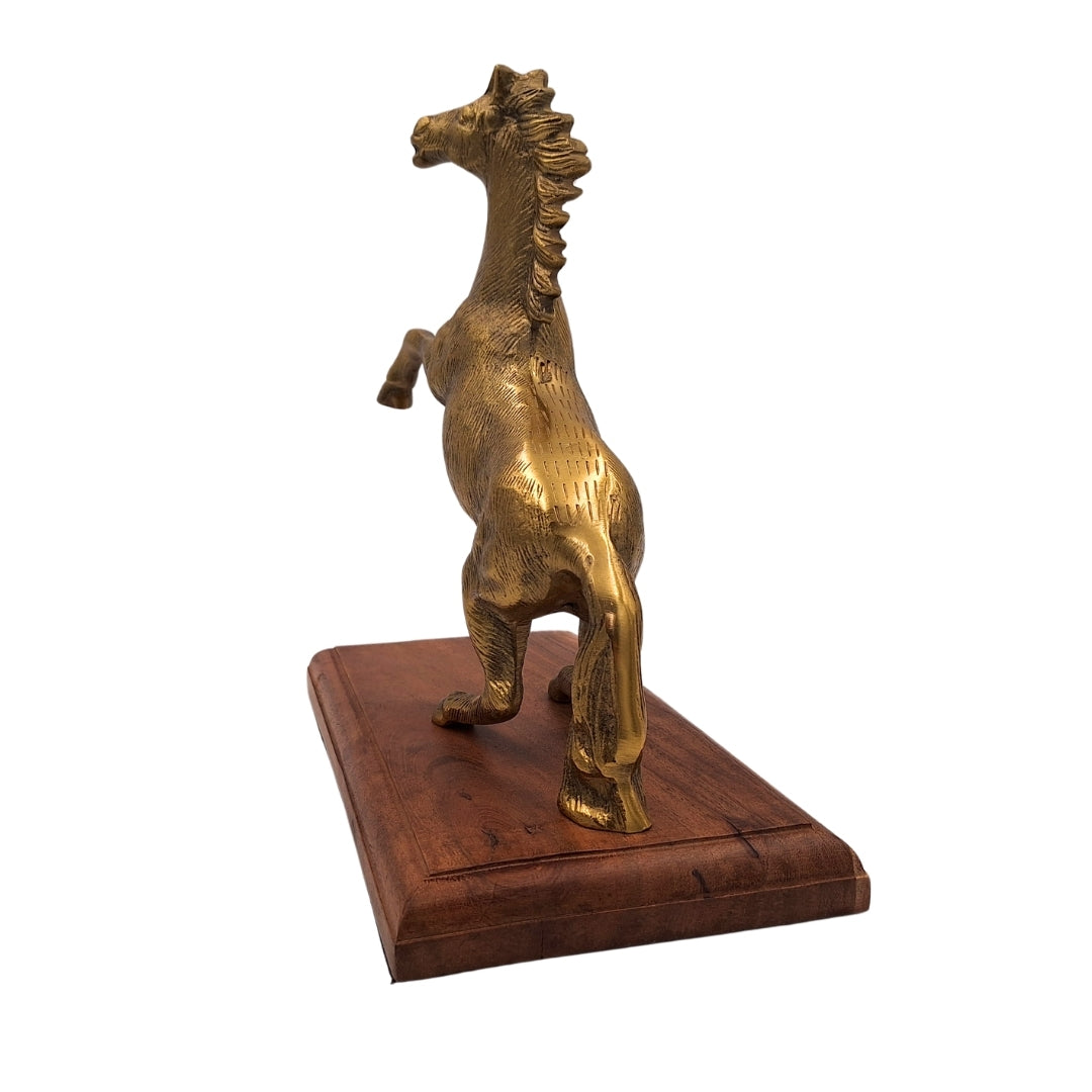Statua di Cavallo in Alluminio su Base in Legno con Possibilità di Personalizzazione Incisa - Regalo Elegante in Colore Oro e Marrone, Altezza 27,5 cm