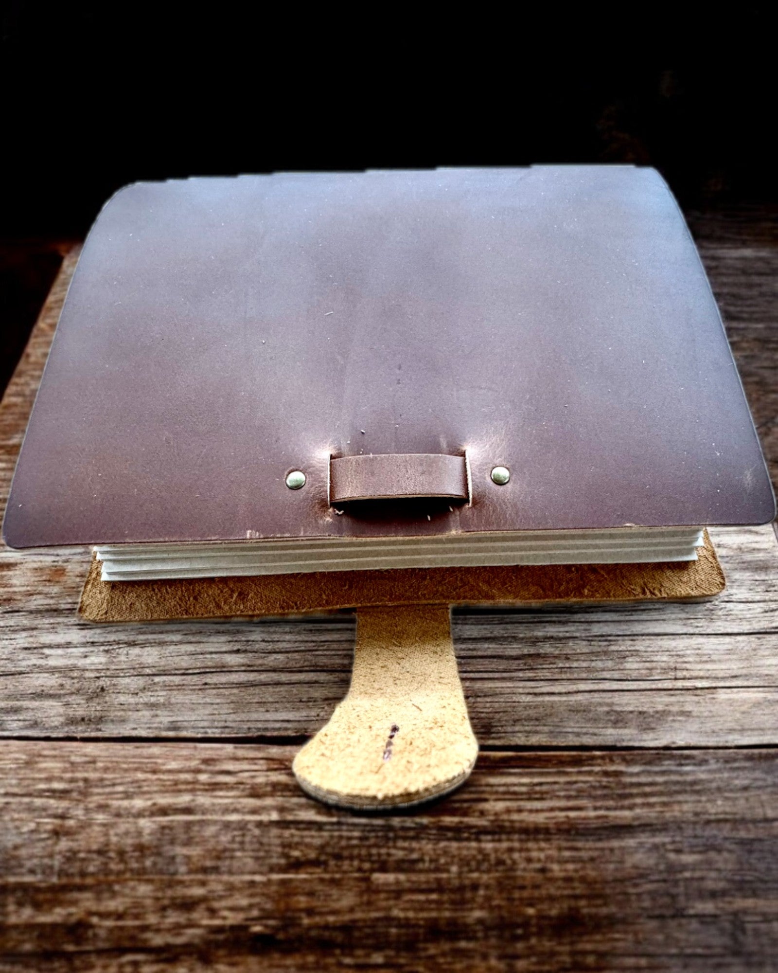 Taccuino Premium "RetroNotes" – Elegante taccuino in Vera Pelle - 200 pagine, 120g, taccuino, album da disegno, colore marrone, personalizzazione con incisione