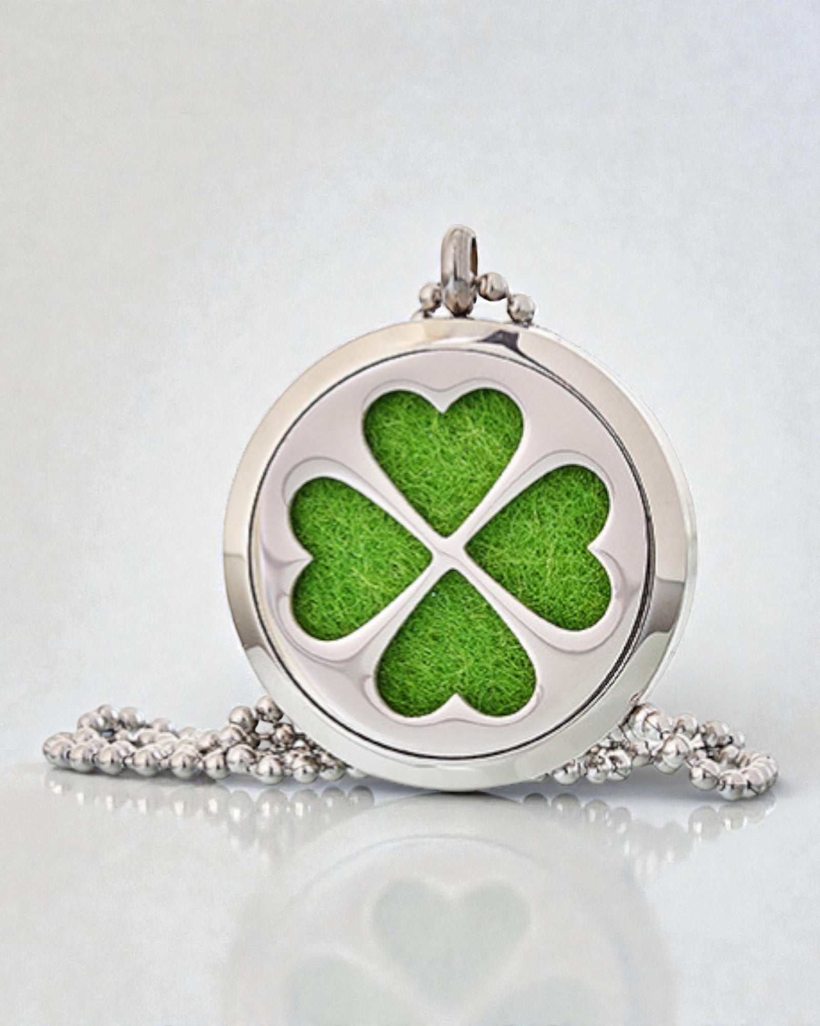 AromaClover – Collana aromaterapica con medaglione a quadrifoglio 30 mm