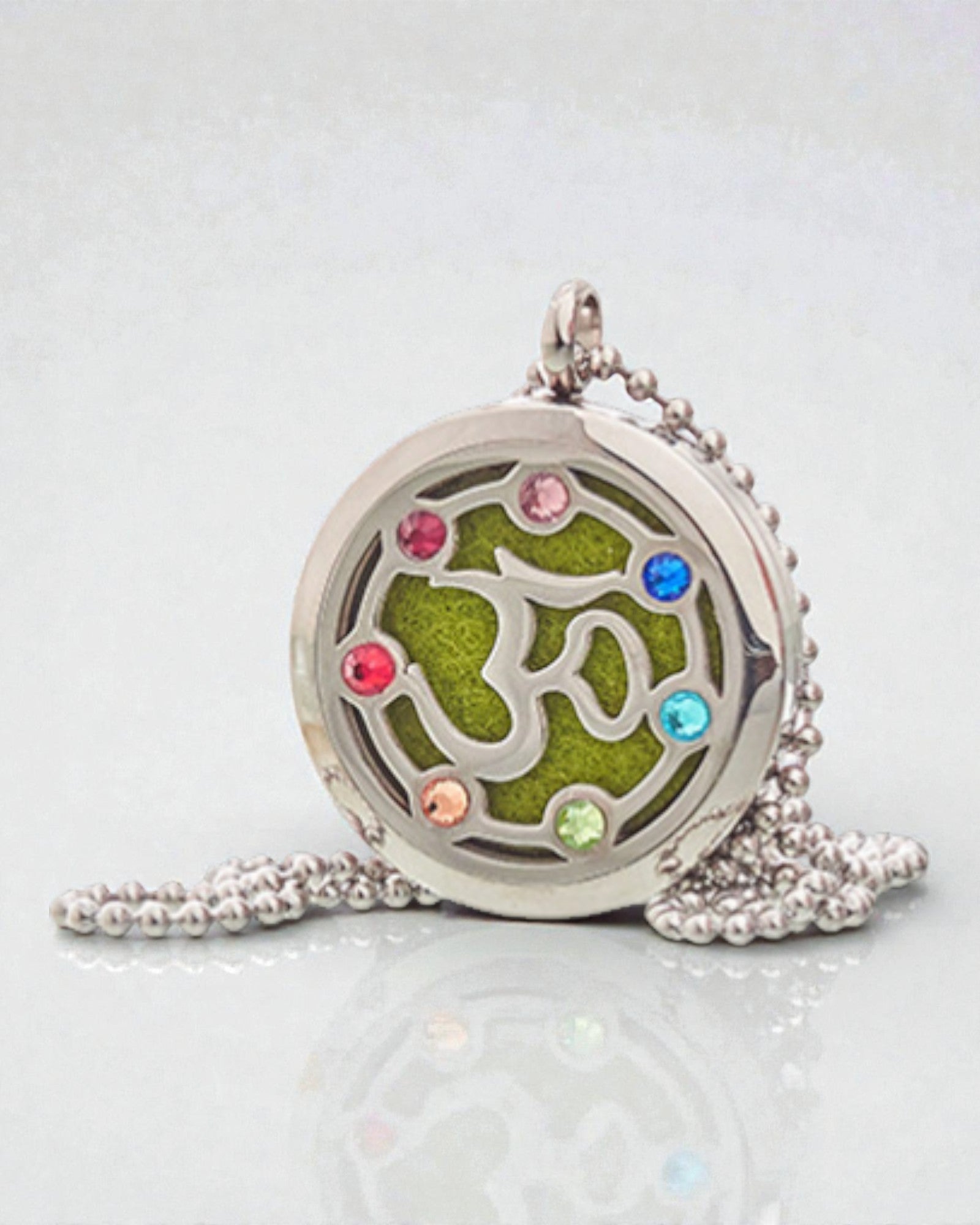 Collana Aromalife Chakra OM – Medaglione portaprofumo 30 mm