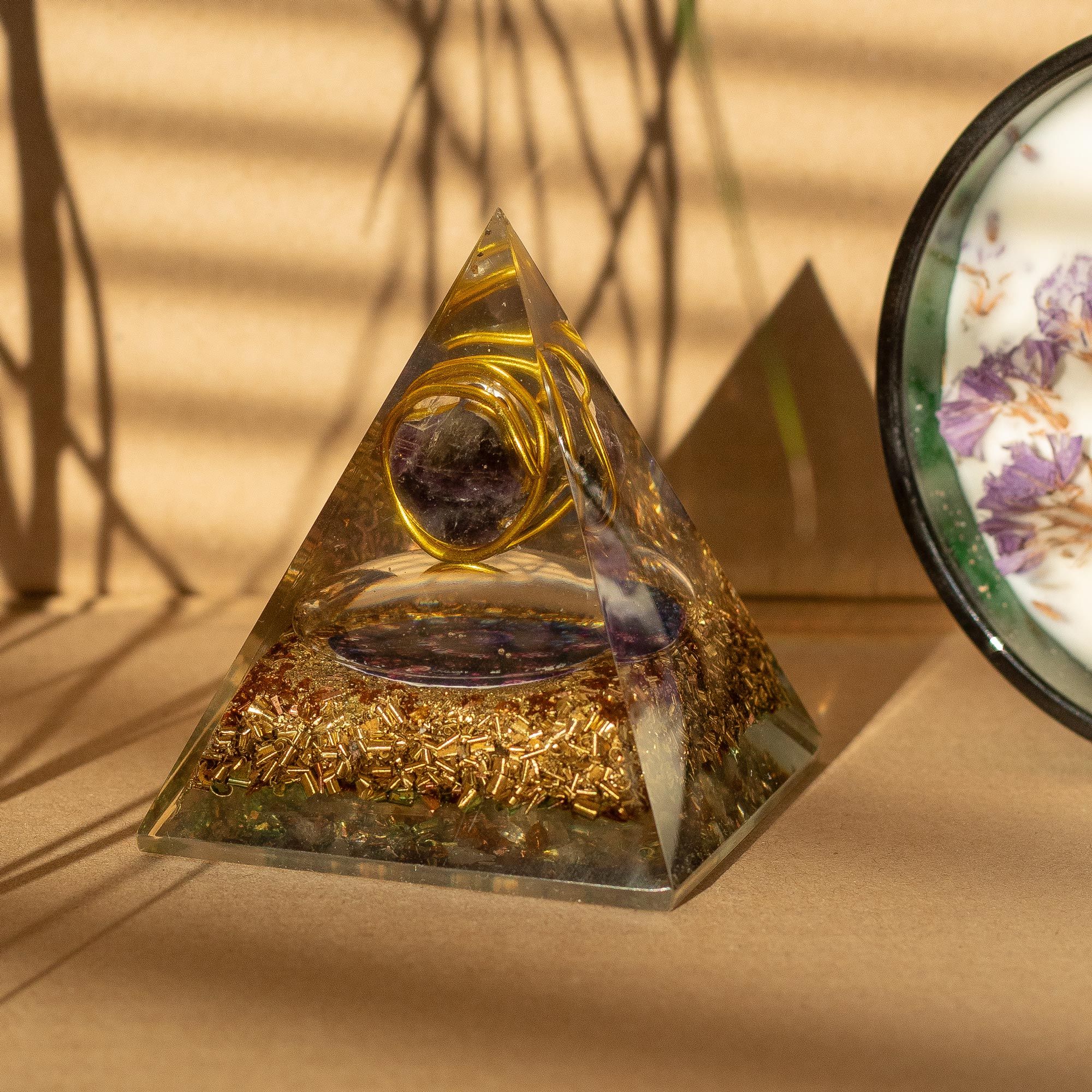 Piramide Orgonite Media con Ametista e Rame 7x6 cm