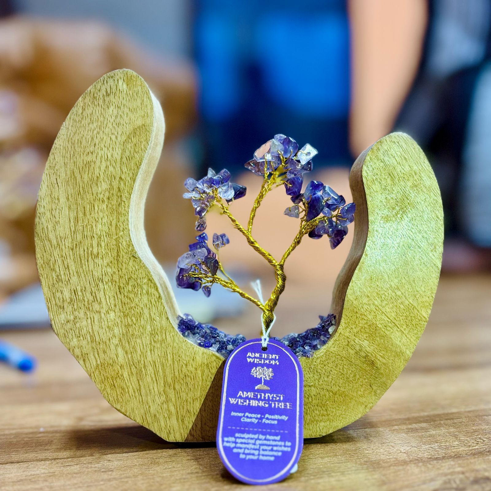 Giardino di Alberi di Ametista in Legno di Mango - Albero Artigianale con 60 Pietre di Ametista, Perfetto come Regalo - Altezza 17 cm, Simbolo di Pace e Protezione