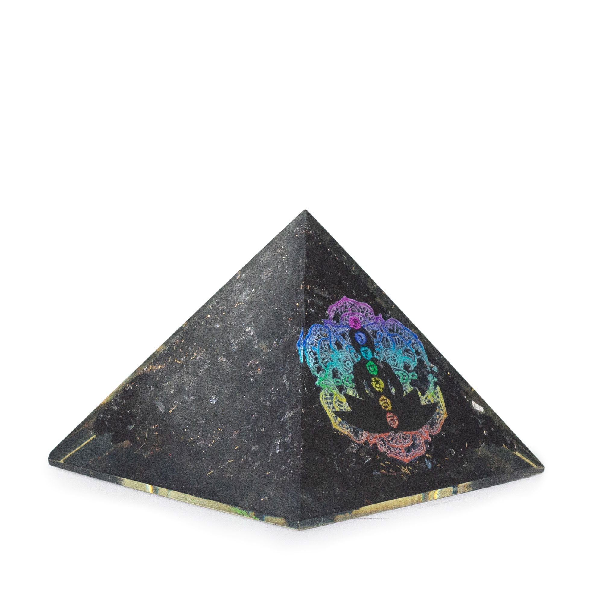 Piccola Piramide di Orgone in Tormalina Nera 5,5x4,5 cm con Motivo Buddha Chakra