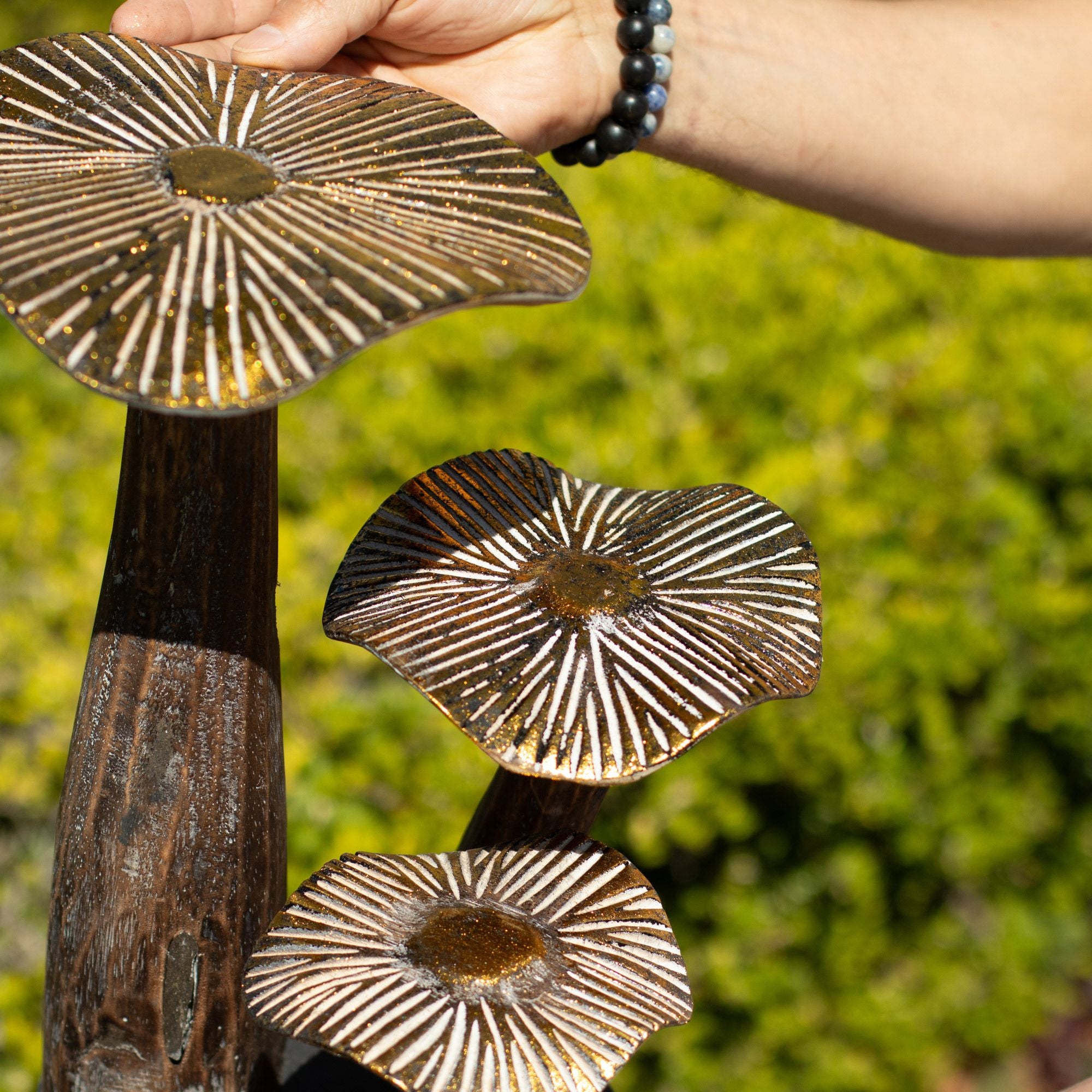 Grande scultura di fungo dorato 32 cm - legno naturale - elemento decorativo unico per regalo - stile forestale, rustico e moderno