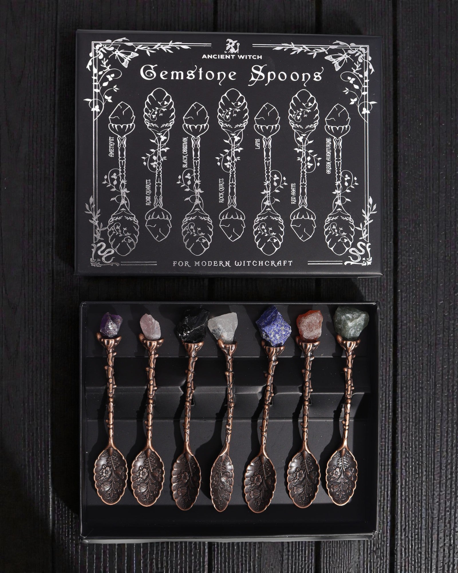Arcana Aurea – Serie di 7 cucchiaini da strega marroni con pietre naturali