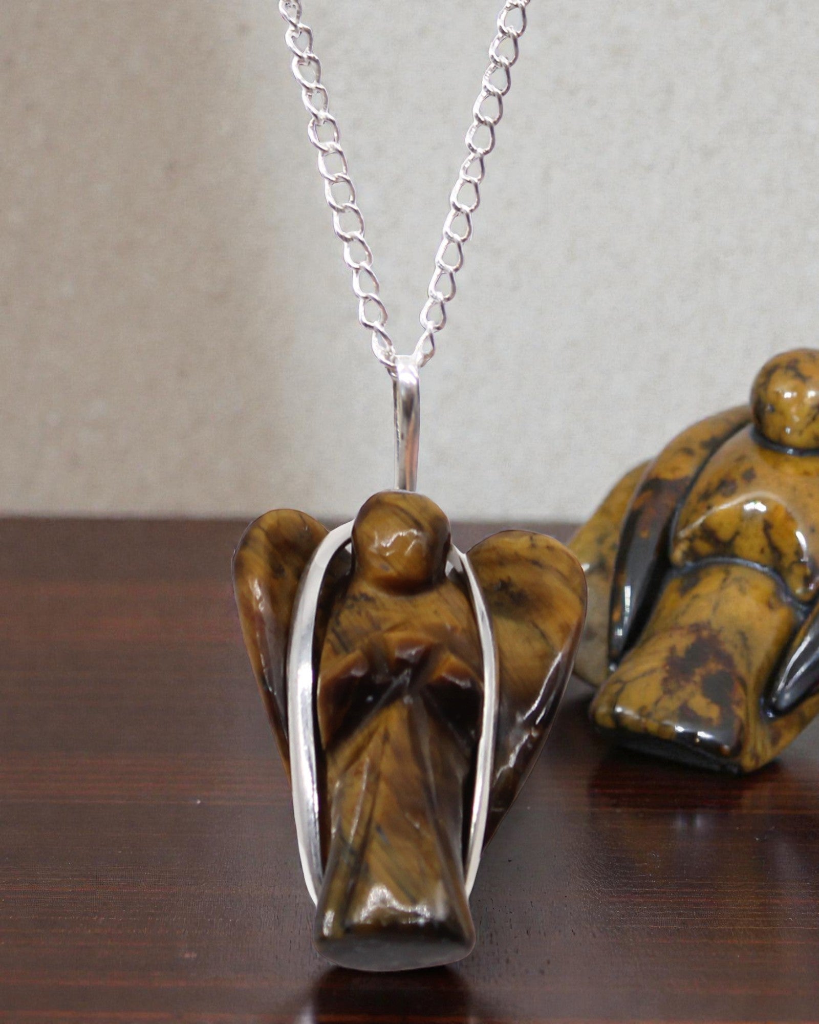 Spirito protettore – Pendente Angelo custode in occhio di tigre