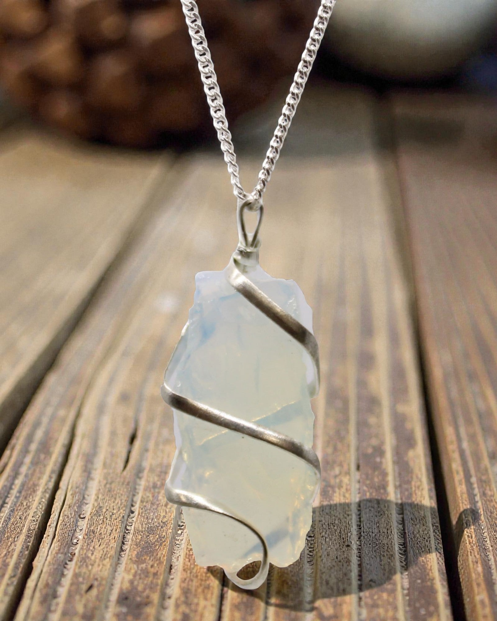 Luce Spirale – Collana con Opalite Grezza