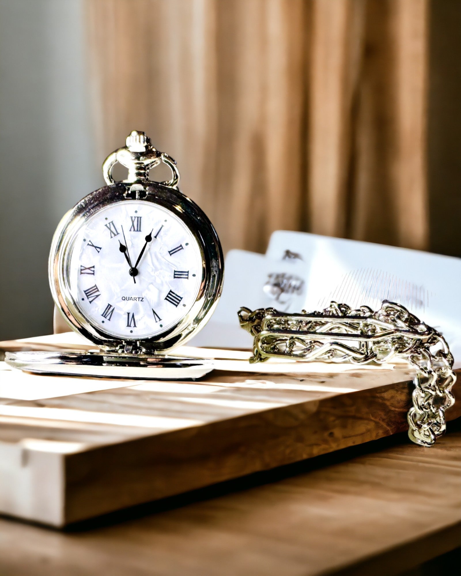 Orologio da Tasca Classico con Numeri Romani e Catena, al Quarzo, Lucentezza in Acciaio - colore argento