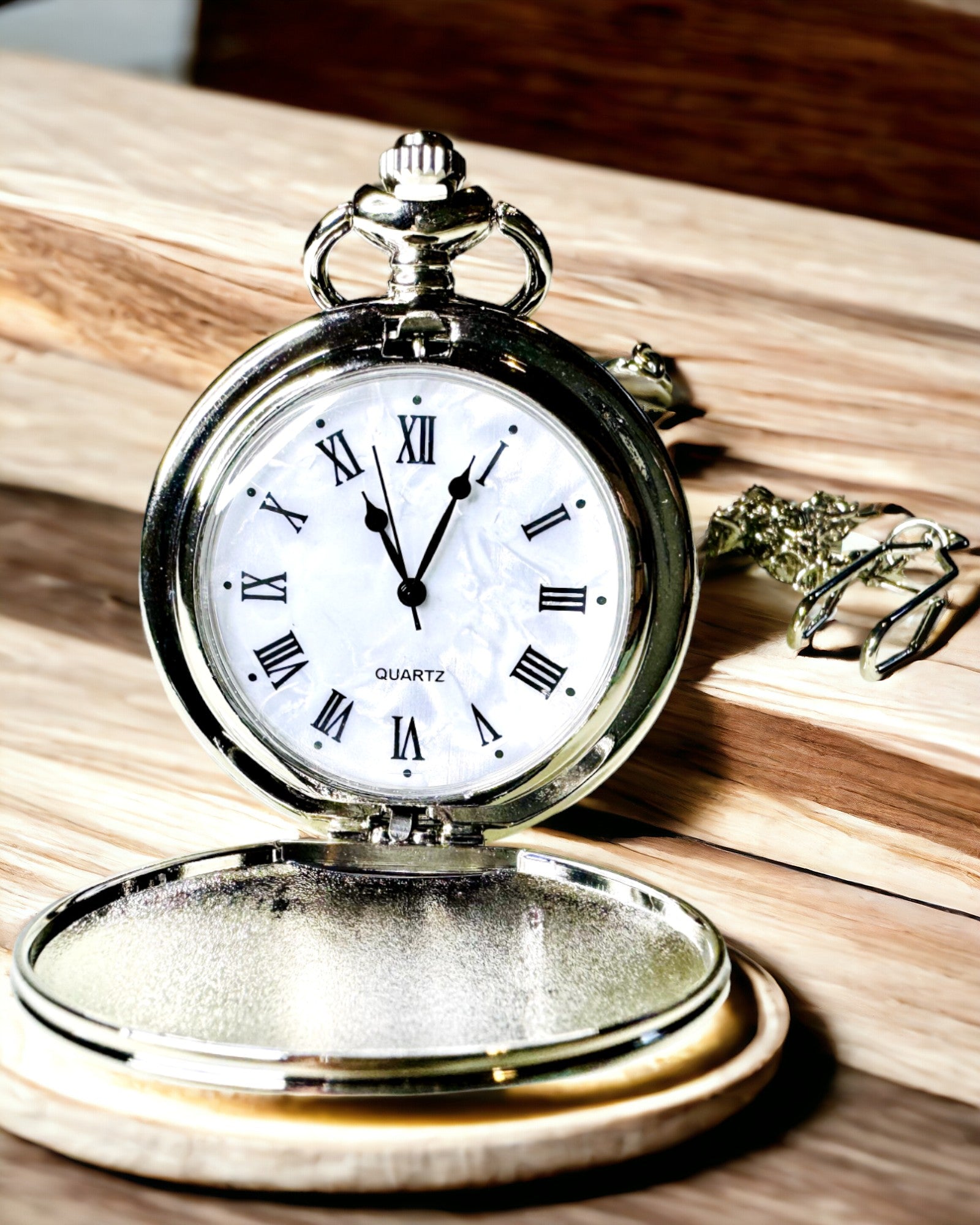 Orologio da Tasca Classico con Numeri Romani e Catena, al Quarzo, Lucentezza in Acciaio - colore argento